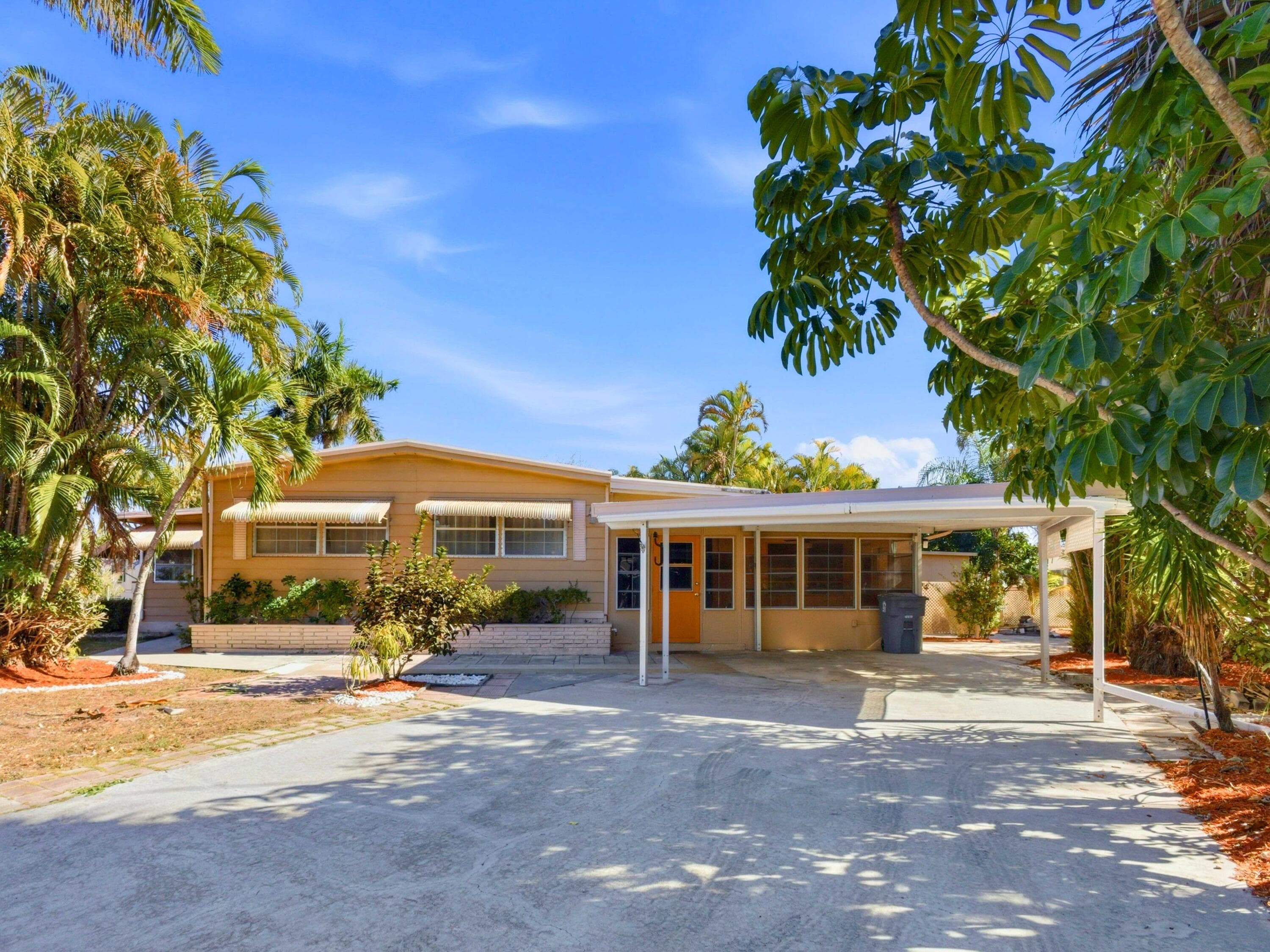 8903 Oak Street, Boynton Beach, FL 33436 — photo 4 of 41
