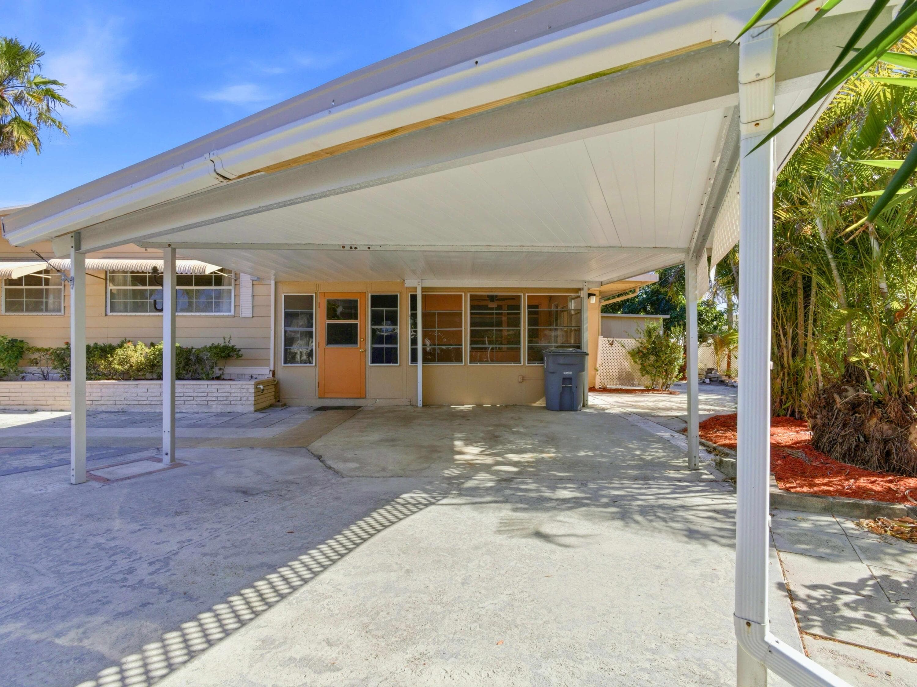 8903 Oak Street, Boynton Beach, FL 33436 — photo 6 of 41