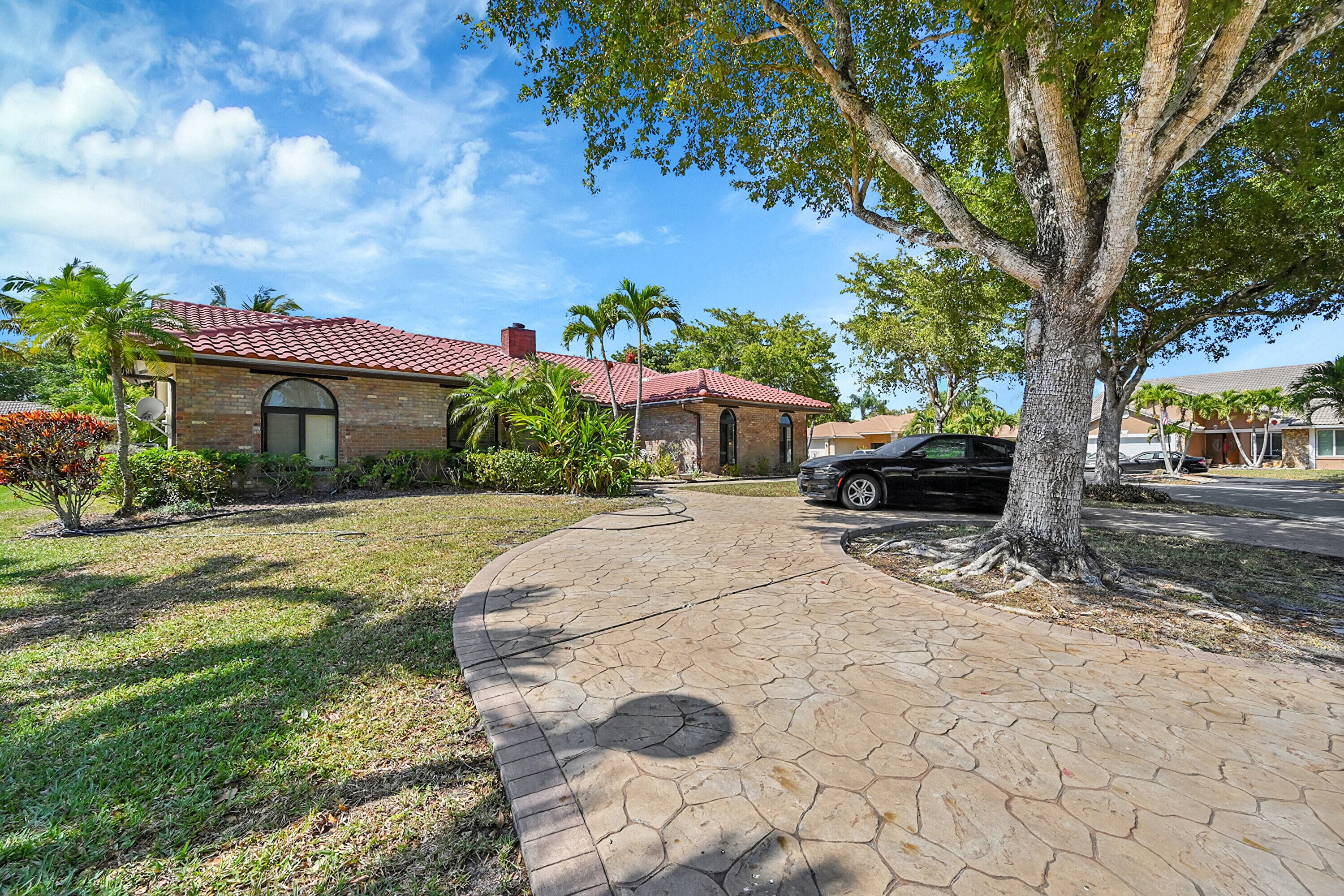 5172 NW 84th Road, Coral Springs, FL 33067 — photo 2 of 38