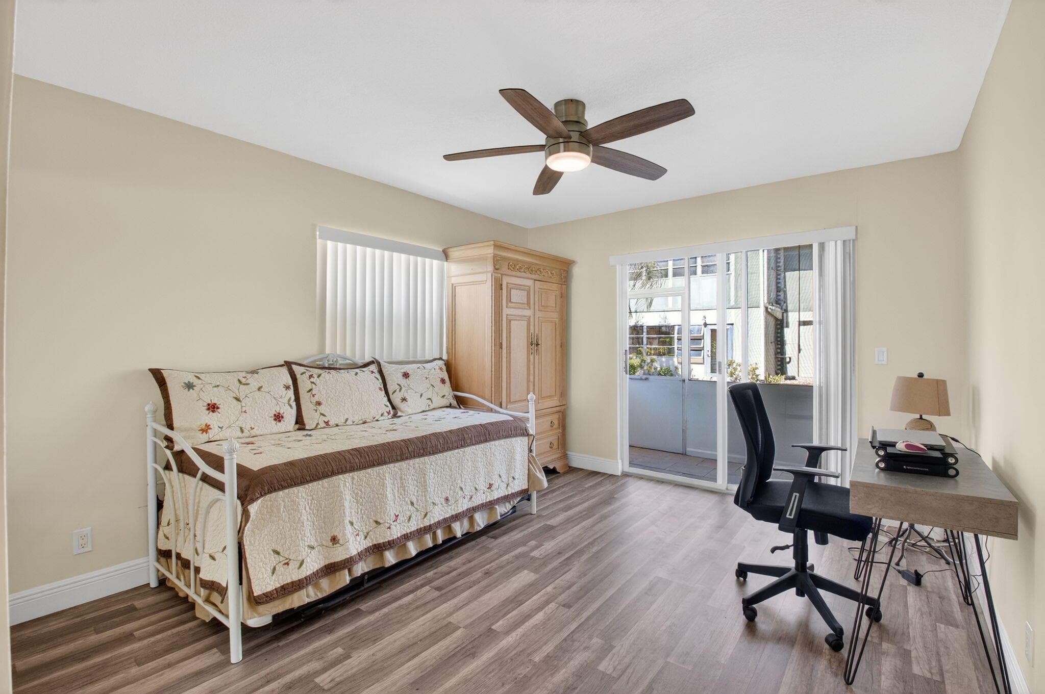 205 Flanders E, Delray Beach, FL 33484 — photo 12 of 37