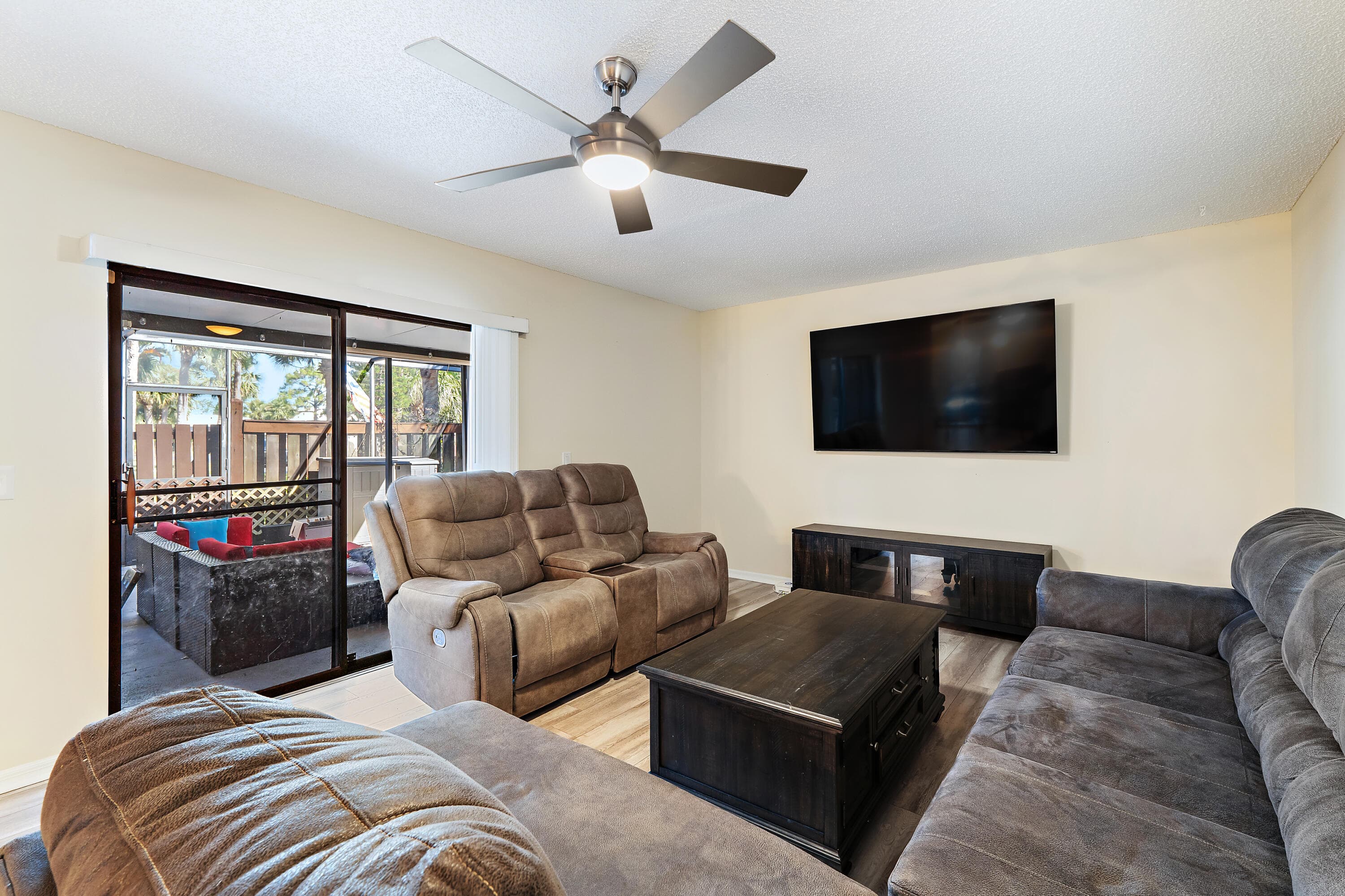 402 SE Castle Court, Port St. Lucie, FL 34952 — photo 2 of 32