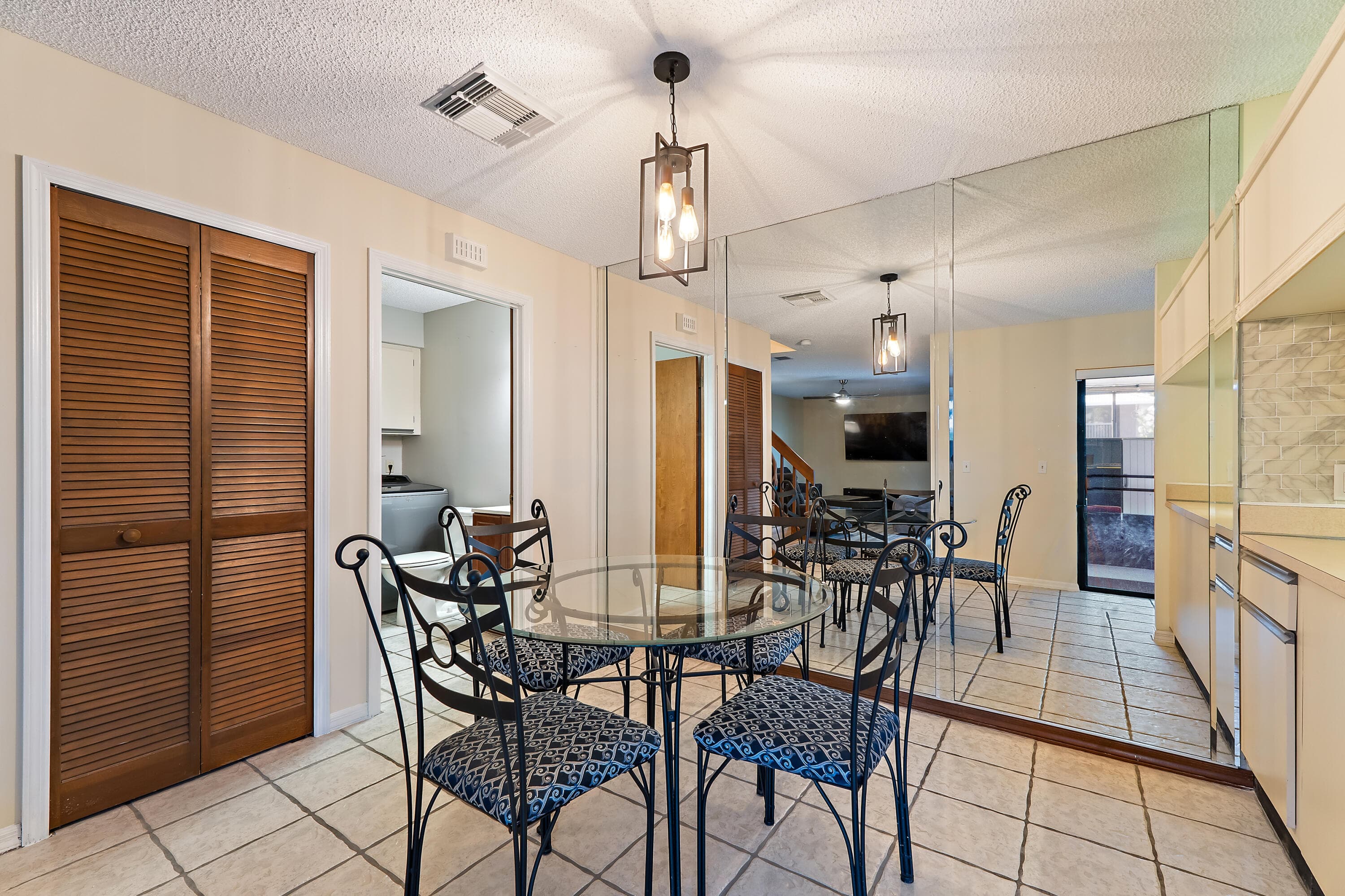 402 SE Castle Court, Port St. Lucie, FL 34952 — photo 9 of 32