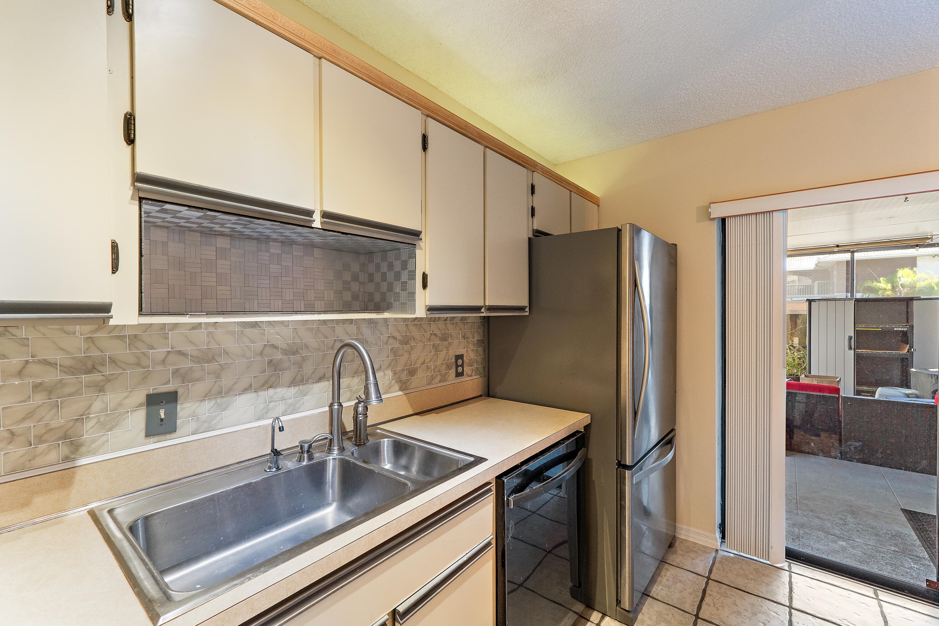 402 SE Castle Court, Port St. Lucie, FL 34952 — photo 14 of 32
