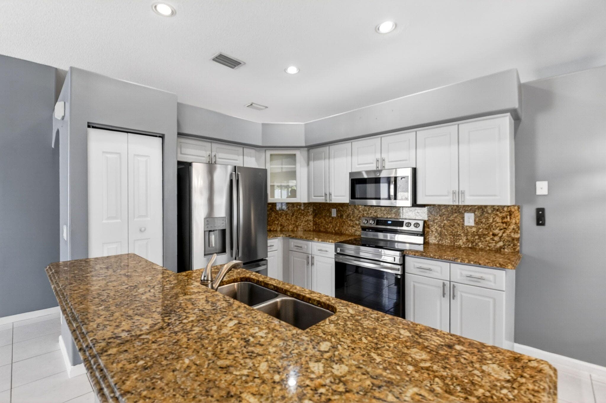 6778 Las Colinas Street, Lake Worth, FL 33463 — photo 10 of 84