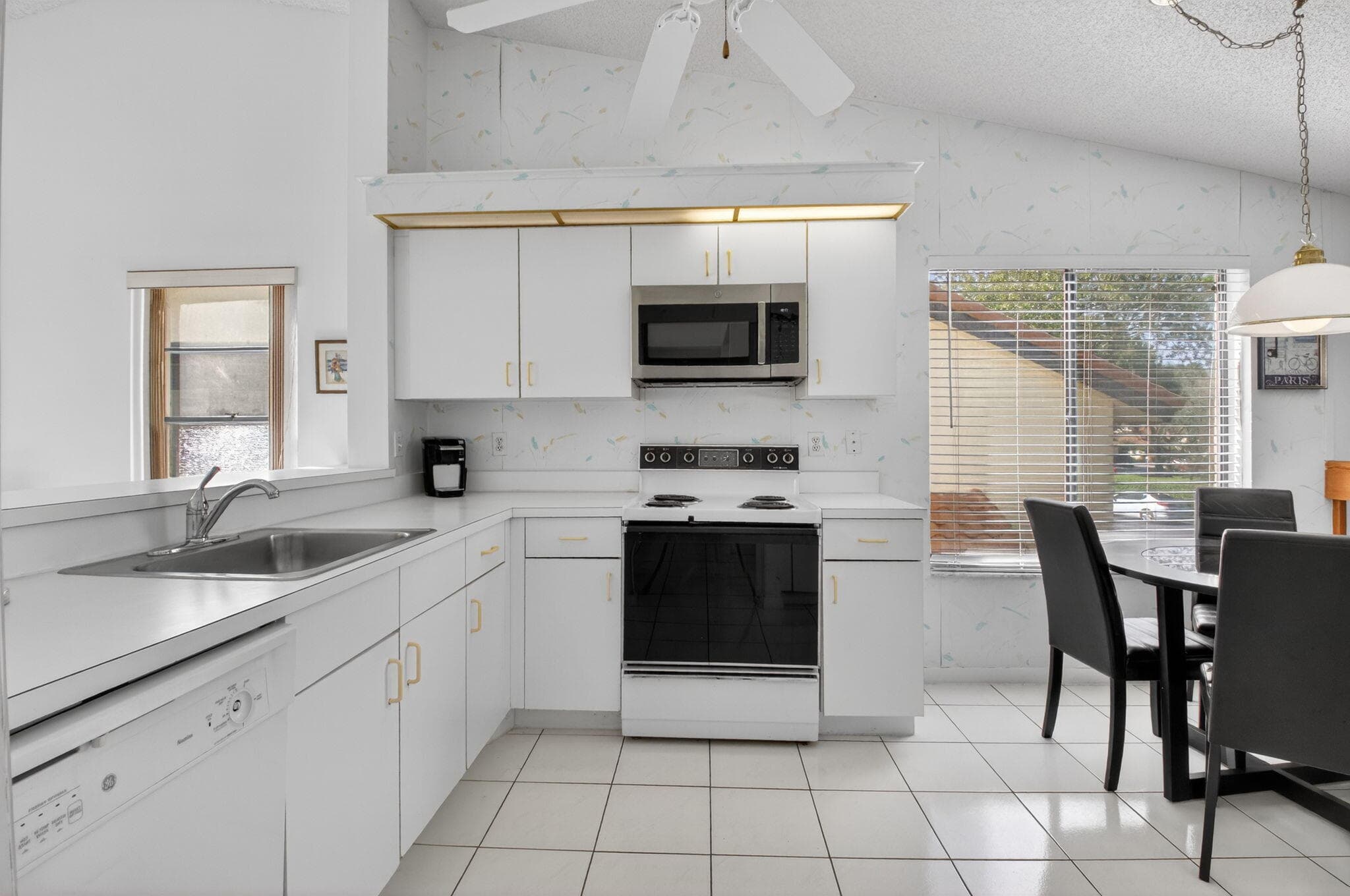 10279 N Circle Lake Drive 202, Boynton Beach, FL 33437 — photo 14 of 53