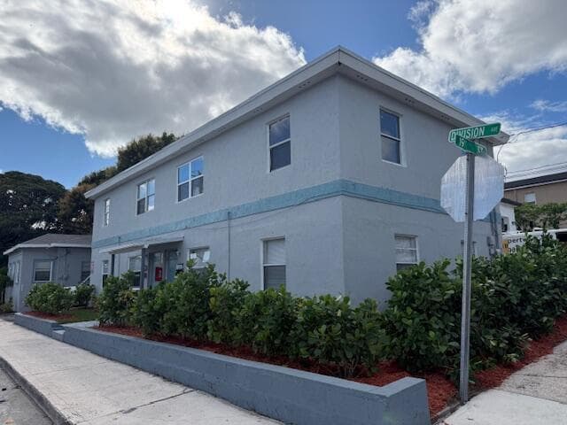 1913 Division Avenue, West Palm Beach, FL 33407 — photo 5 of 39