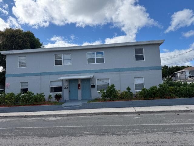 1913 Division Avenue, West Palm Beach, FL 33407 — photo 4 of 39