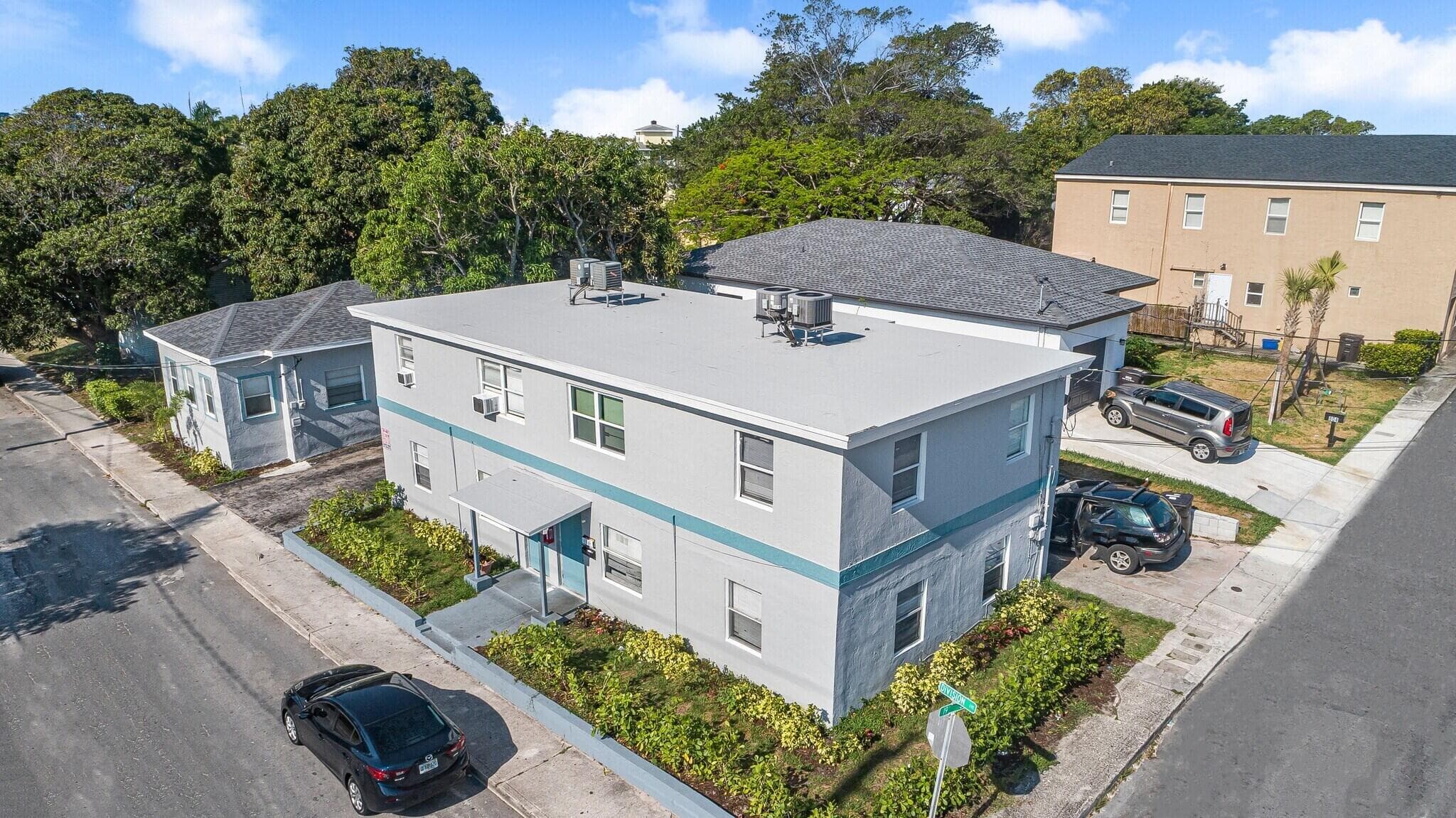 1913 Division Avenue, West Palm Beach, FL 33407 — photo 2 of 39
