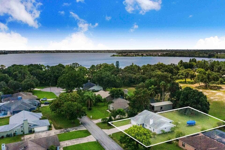 910 Liberty Lane, Auburndale, FL 33823 — photo 5 of 71