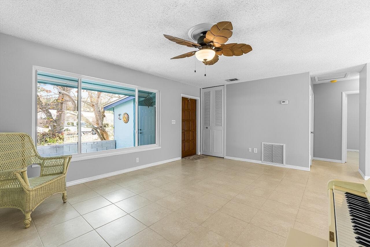 45 1st Court SW, Vero Beach, FL 32962 — photo 5 of 34