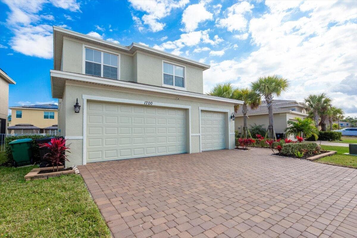 1700 NW Vivanco Street, Port St. Lucie, FL 34986 — photo 4 of 86