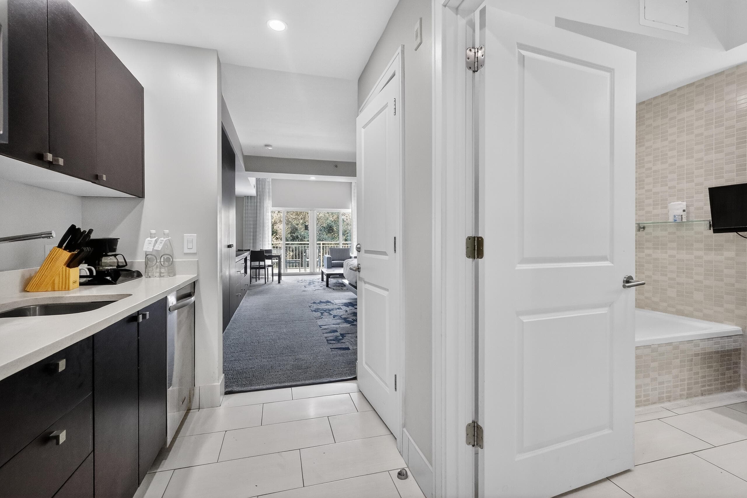 5300 NW 87th Avenue 1215, Doral, FL 33178 — photo 15 of 28