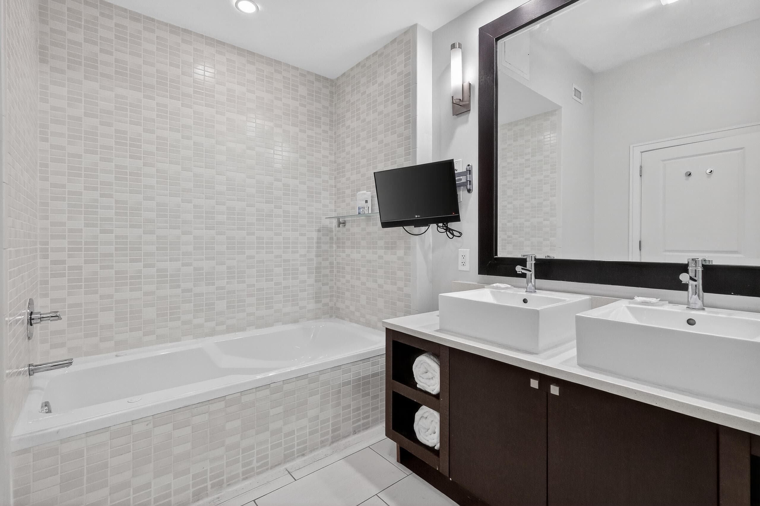 5300 NW 87th Avenue 1215, Doral, FL 33178 — photo 18 of 28