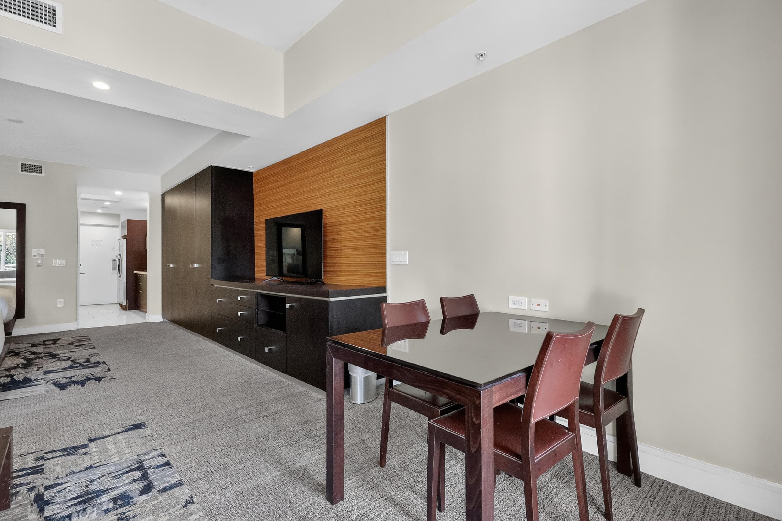 5300 NW 87th Avenue 1215, Doral, FL 33178 — photo 11 of 28
