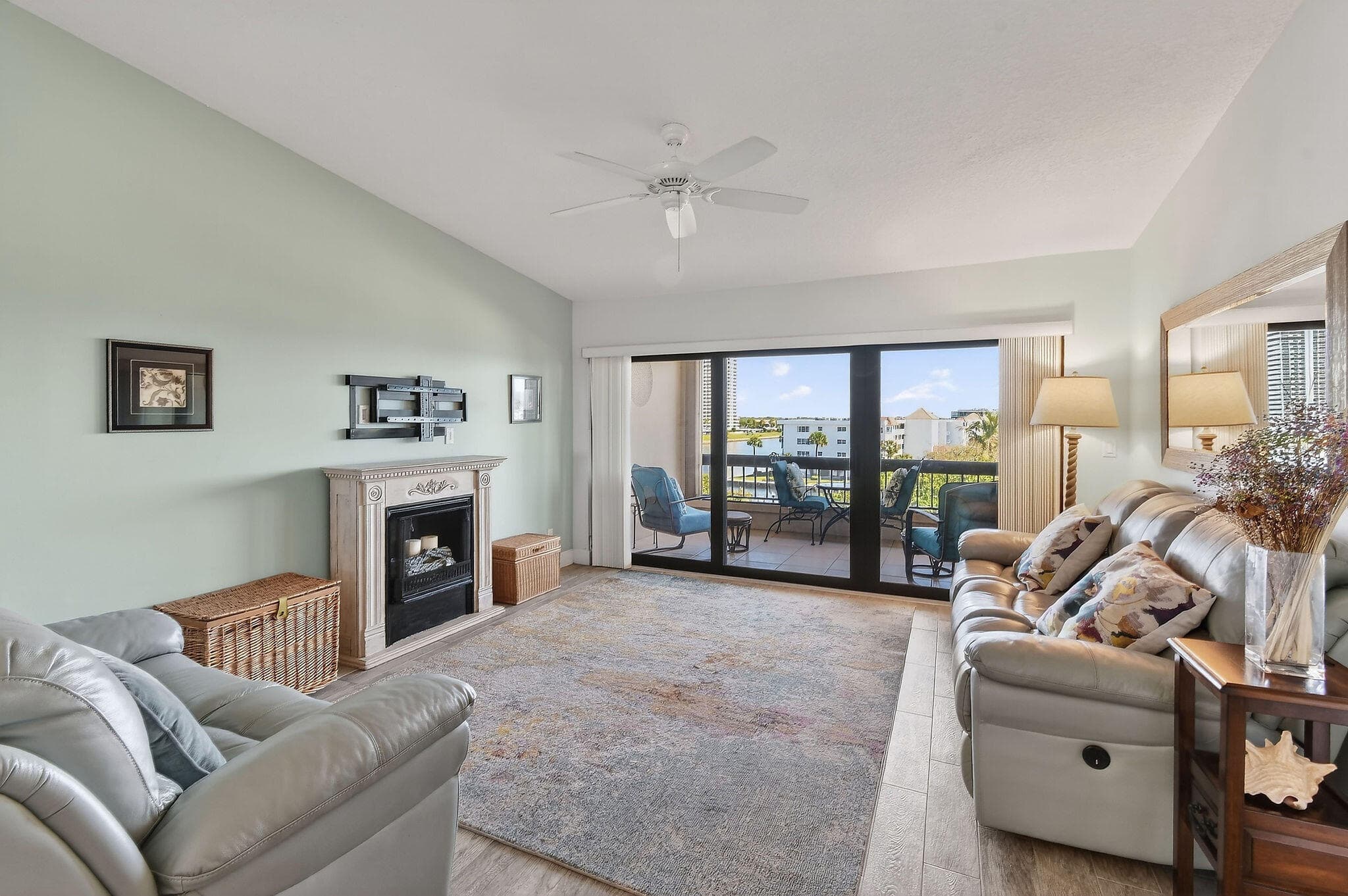 1036 Us Highway One 419, North Palm Beach, FL 33408 — photo 5 of 59