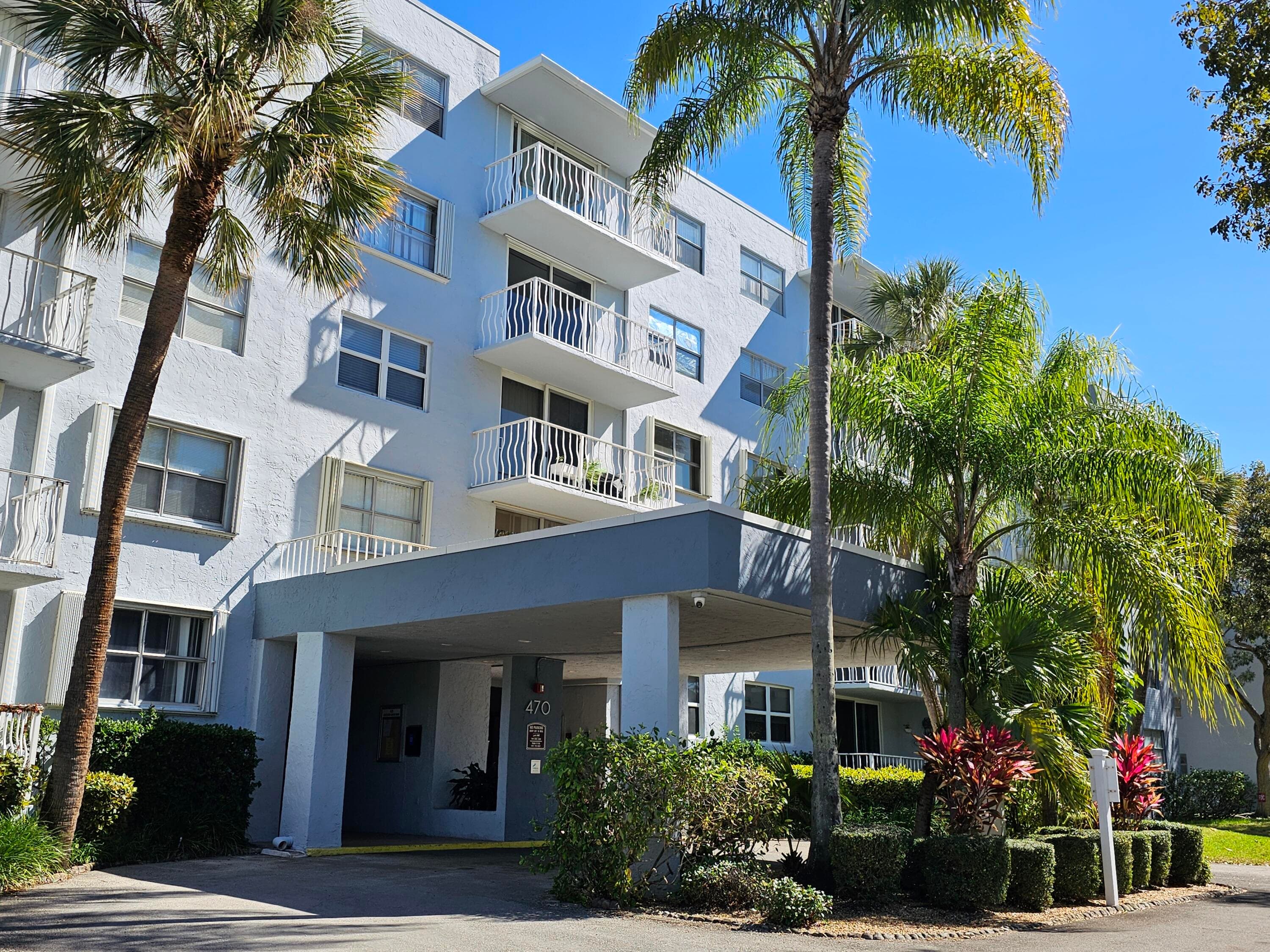 470 Executive Center Drive 2g, West Palm Beach, FL 33401 — photo 2 of 20