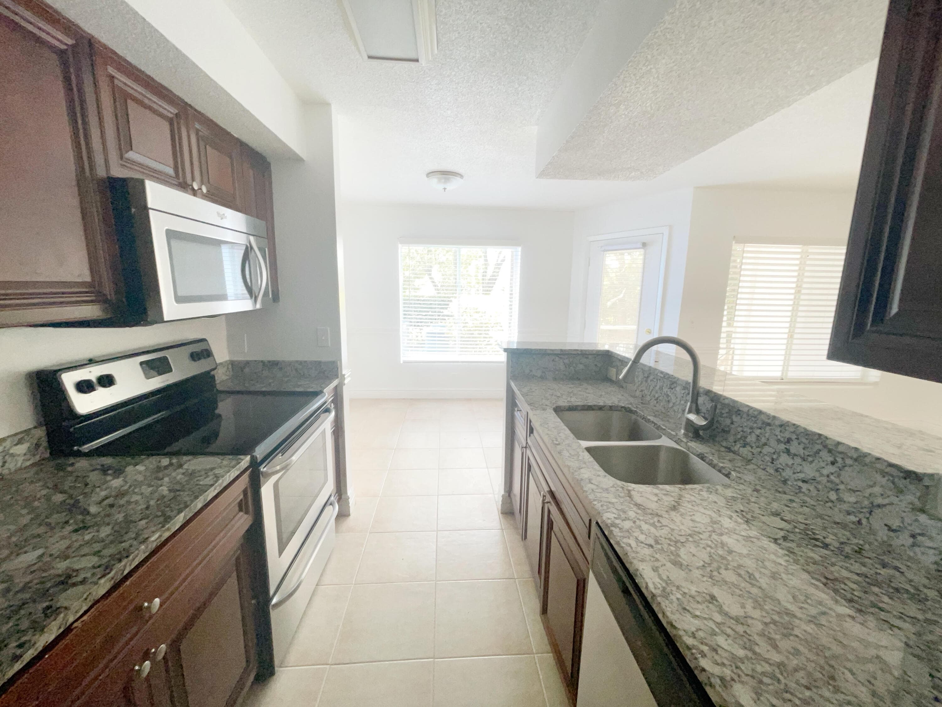 815 W Boynton Beach Boulevard 4-102, Boynton Beach, FL 33426 — photo 6 of 19