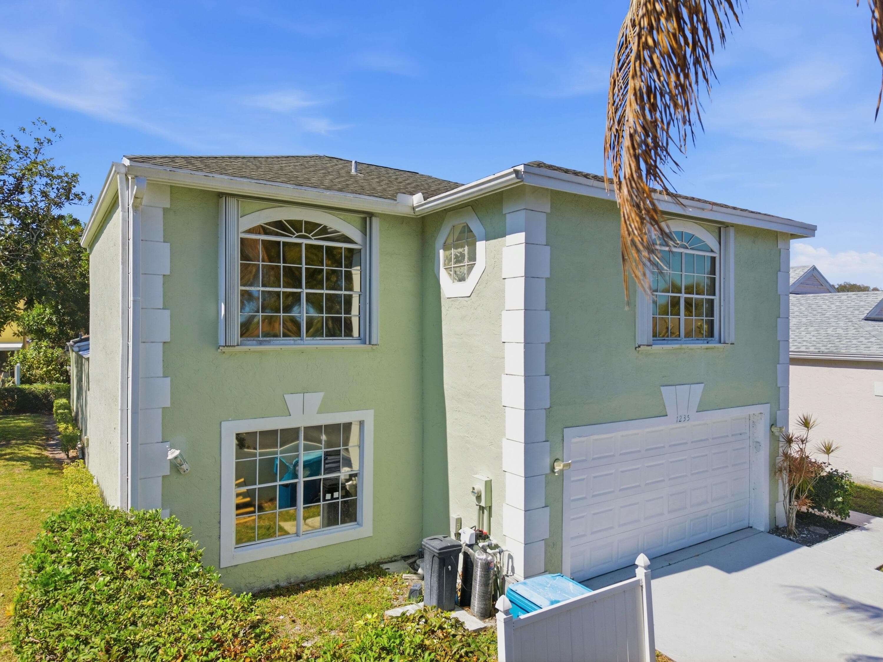 1235 Sussex Street, Boynton Beach, FL 33436 — photo 2 of 57