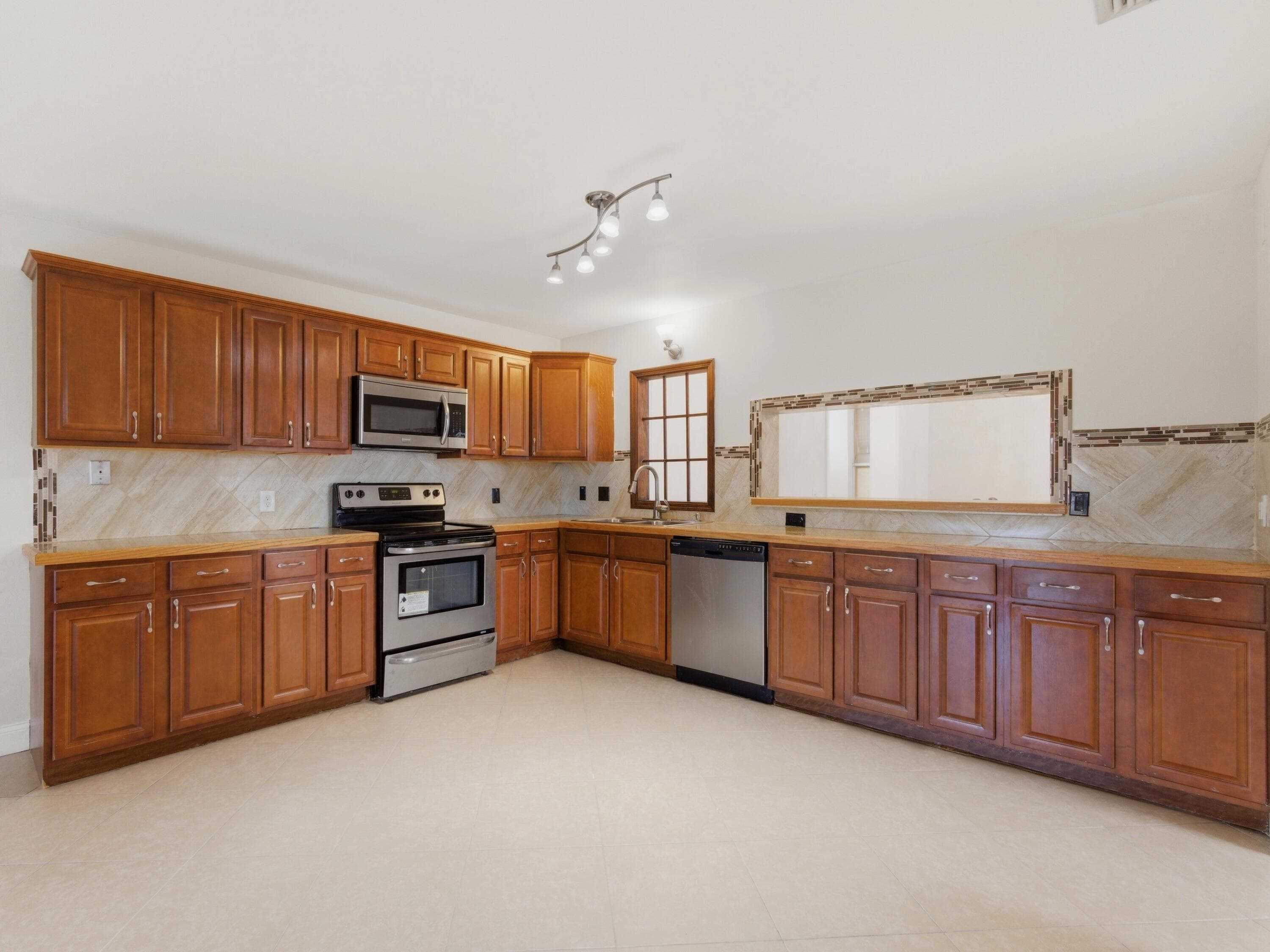 1235 Sussex Street, Boynton Beach, FL 33436 — photo 13 of 57