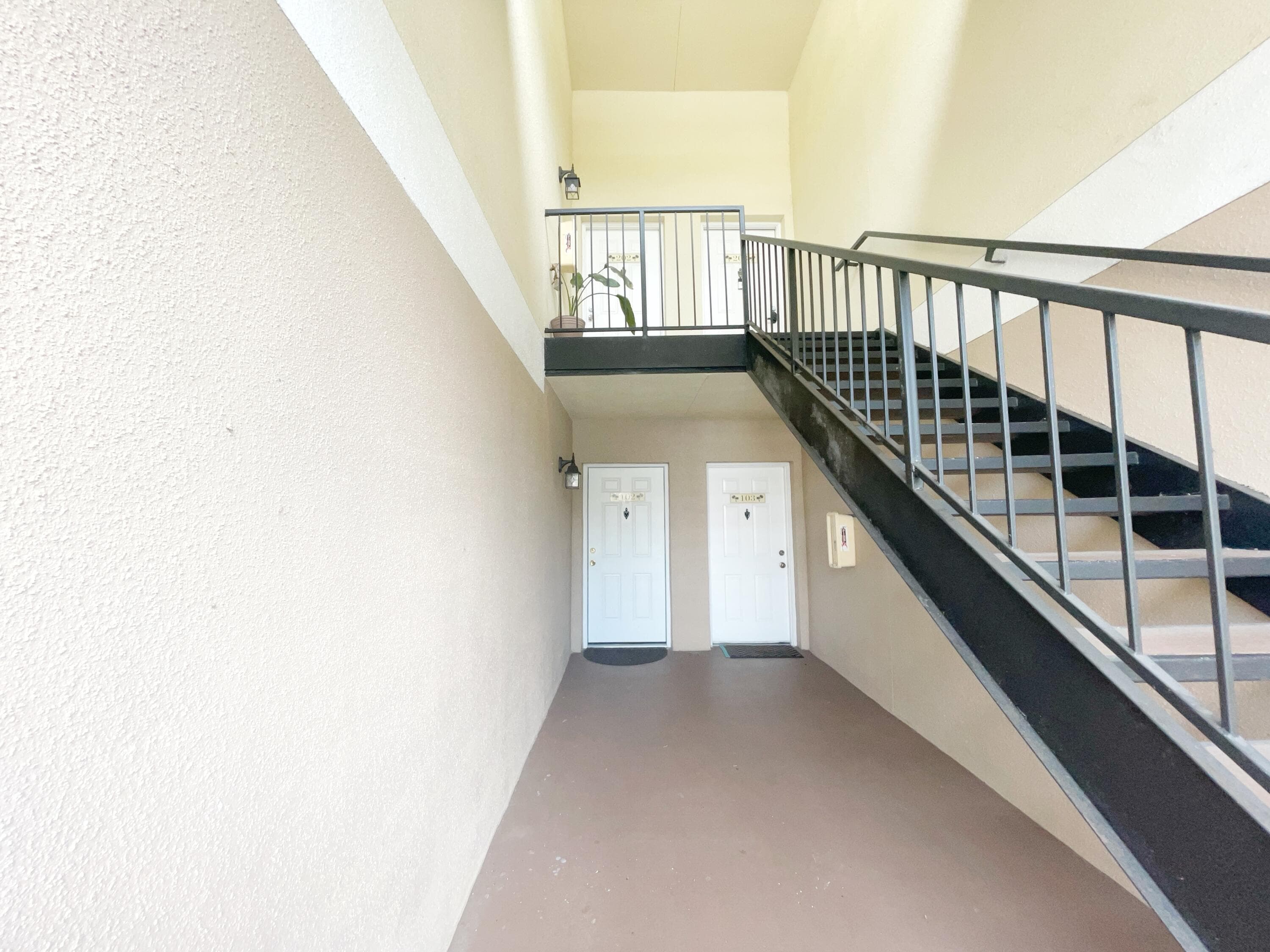 815 W Boynton Beach Boulevard 4-102, Boynton Beach, FL 33426 — photo 1 of 19