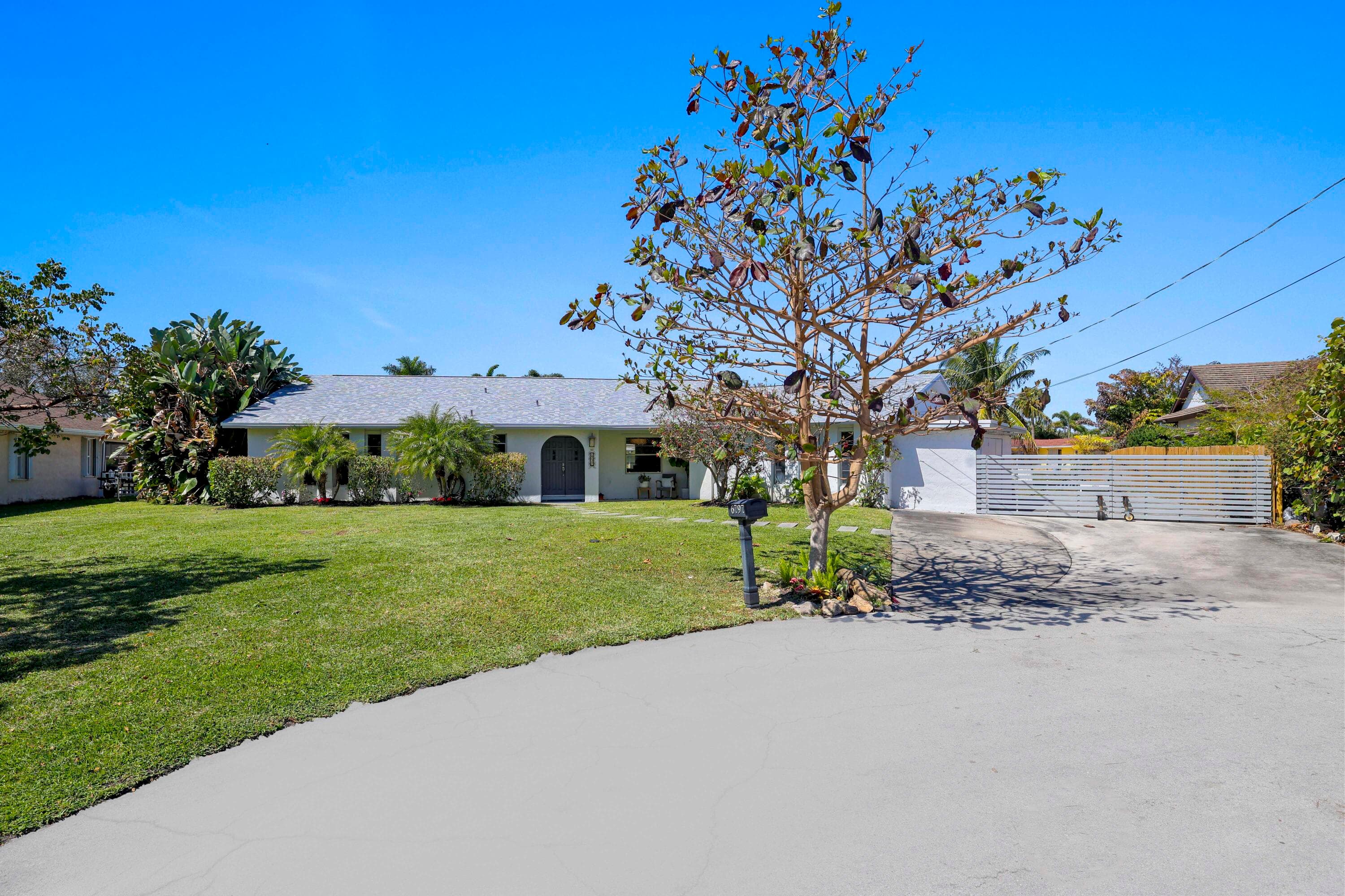 6797 Bayshore Drive, Lake Worth, FL 33462 — photo 4 of 34