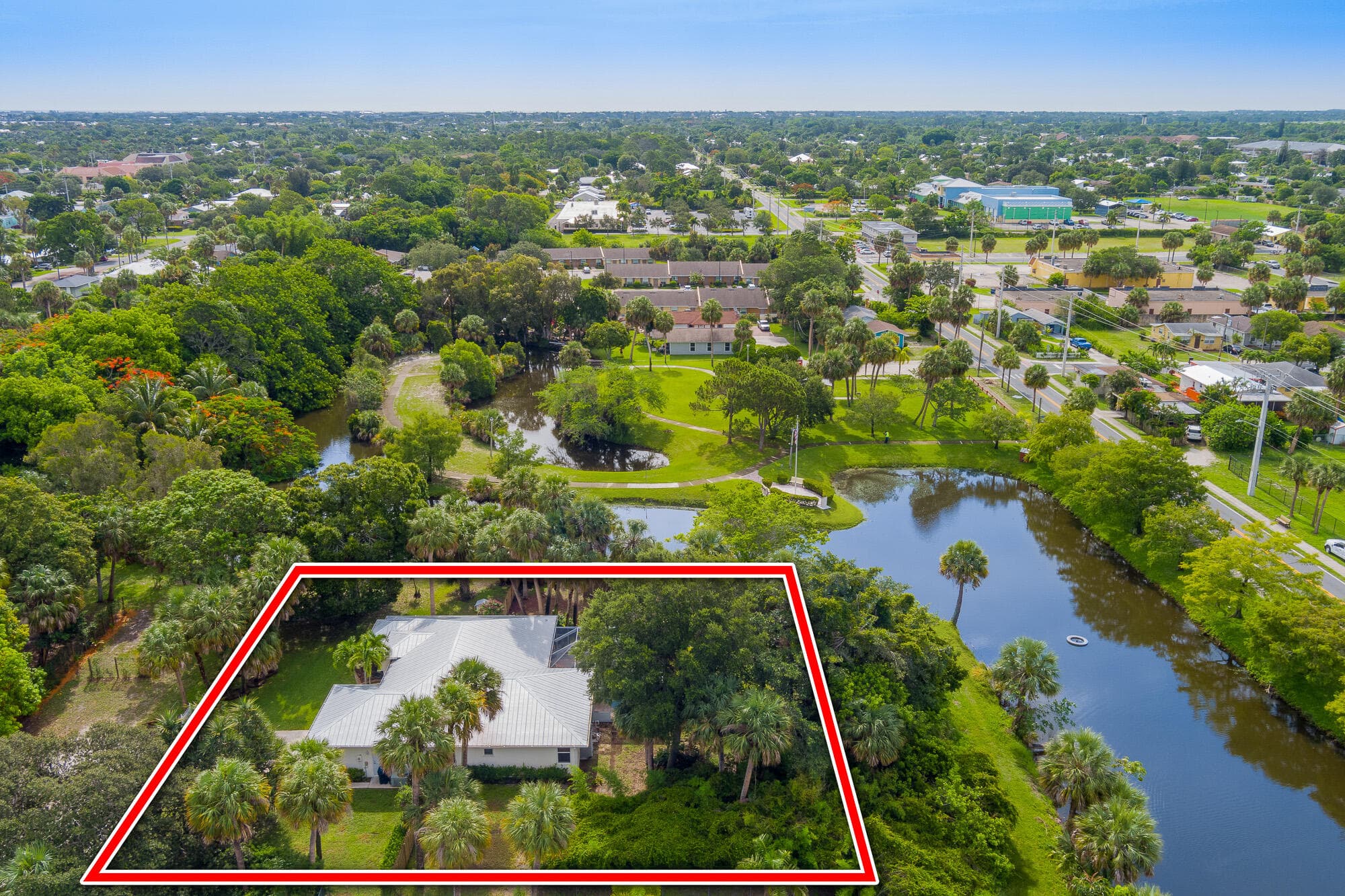 612 SE 6th Street, Stuart, FL 34994 — photo 3 of 40
