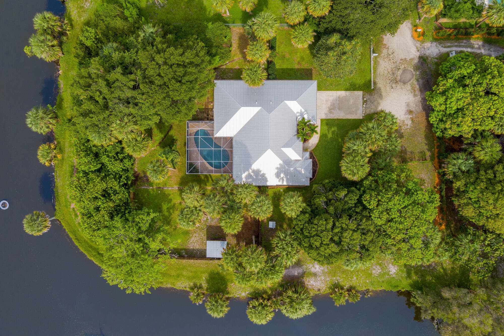 612 SE 6th Street, Stuart, FL 34994 — photo 9 of 40