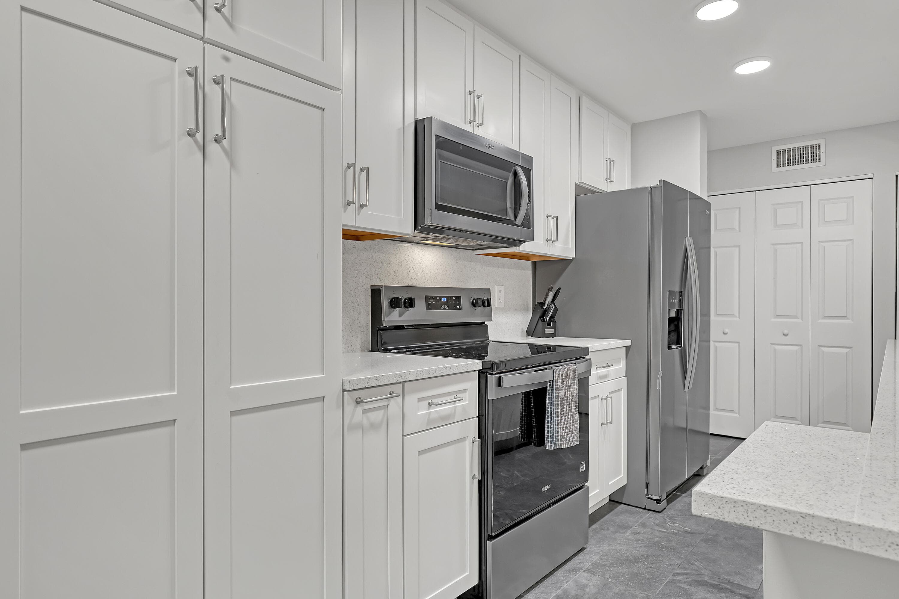 105 Half Moon Circle F1, Hypoluxo, FL 33462 — photo 5 of 24
