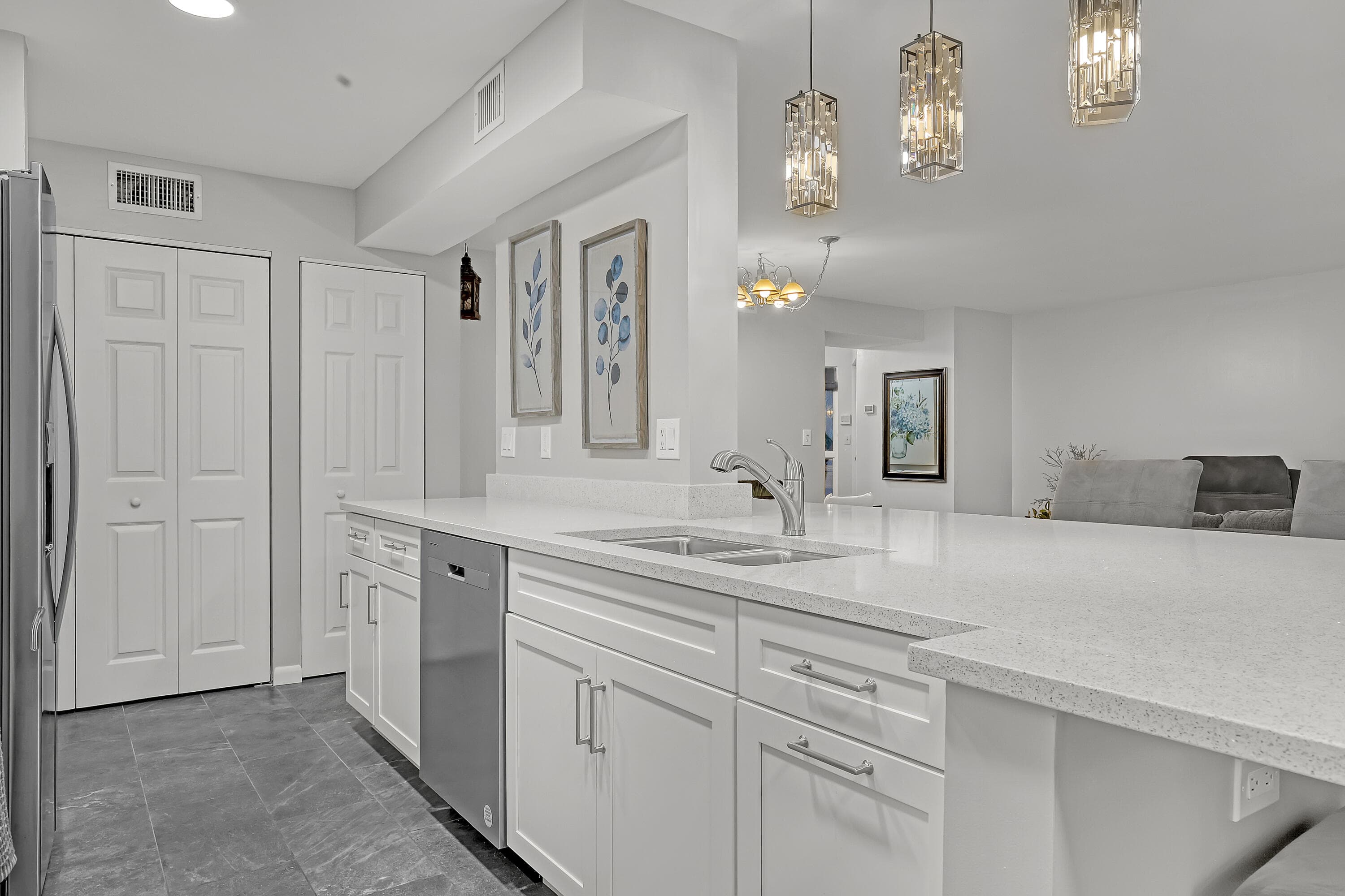 105 Half Moon Circle F1, Hypoluxo, FL 33462 — photo 4 of 24