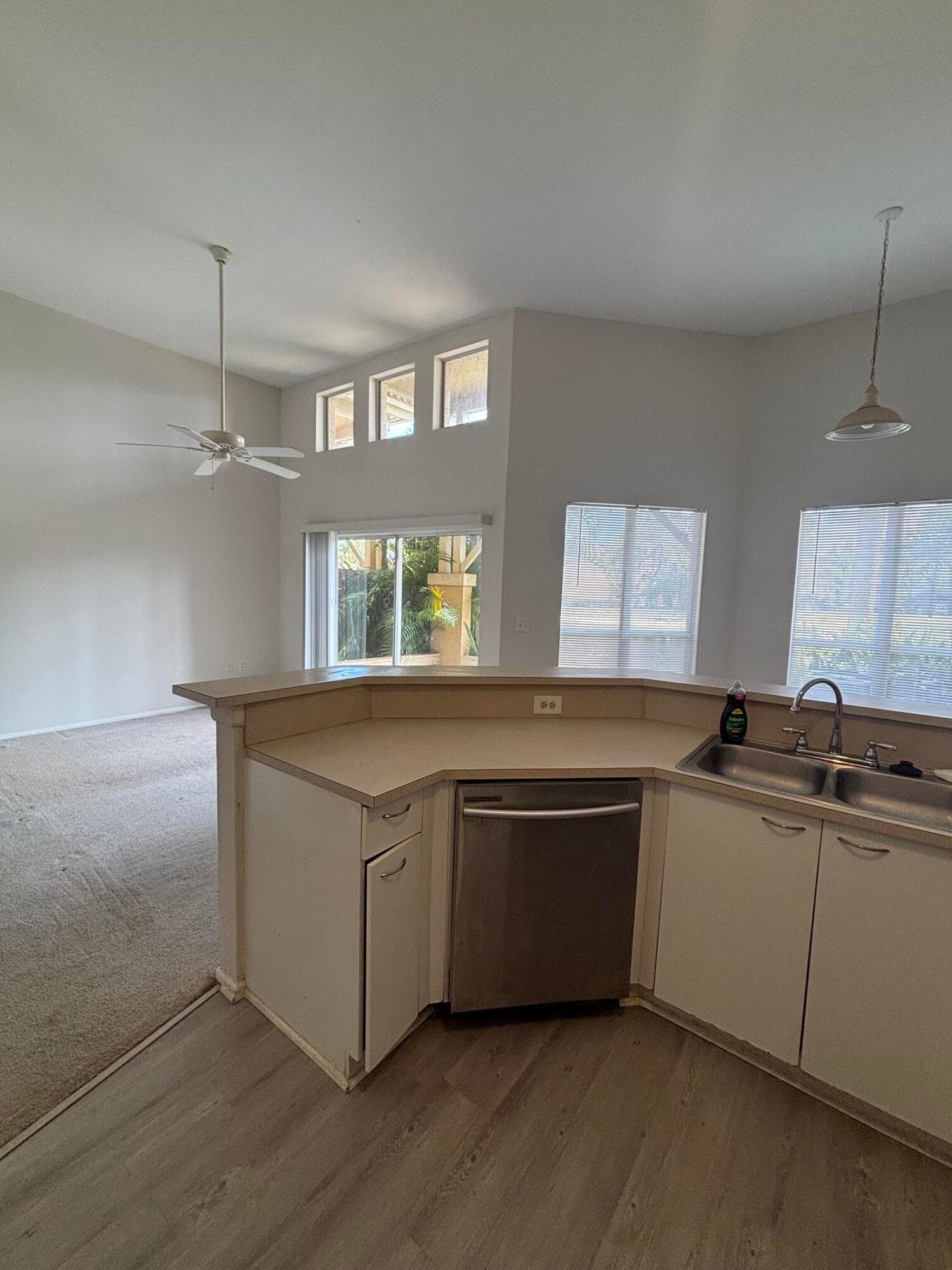 4831 Via Palm Lakes 1207, West Palm Beach, FL 33417 — photo 4 of 19