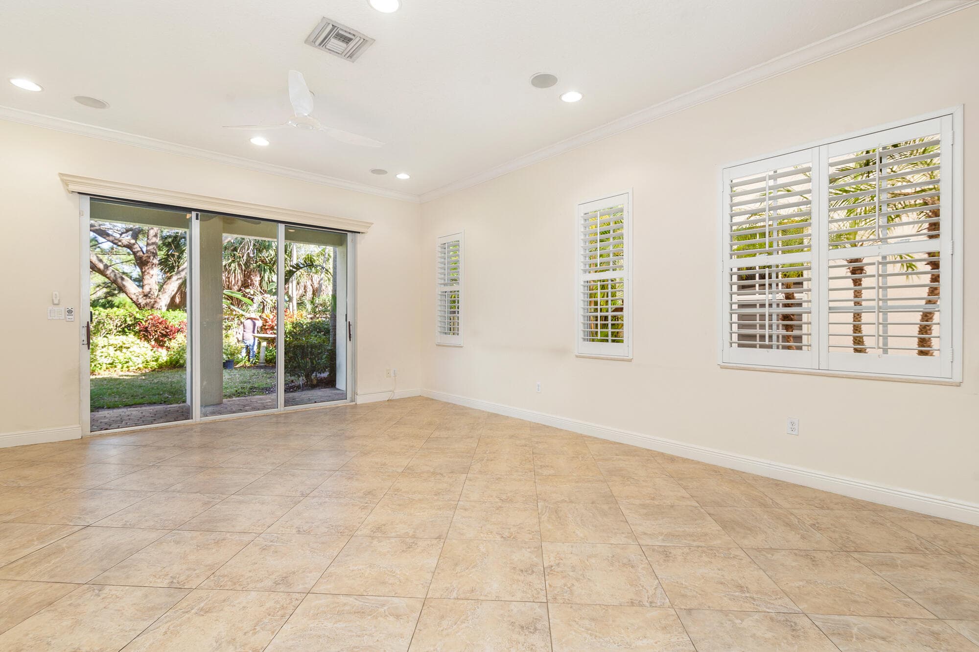 957 Mill Creek Drive, Palm Beach Gardens, FL 33410 — photo 18 of 48