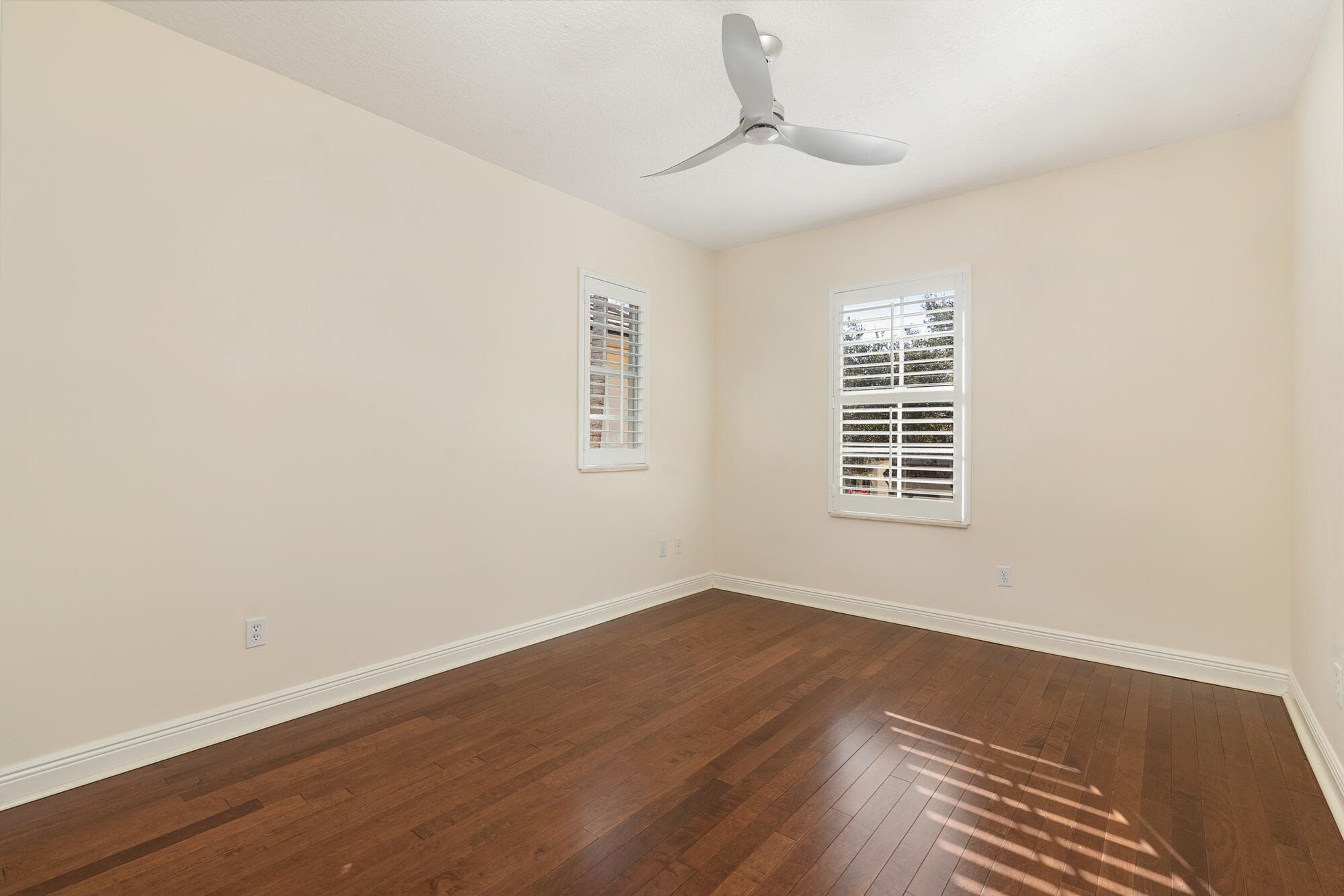 957 Mill Creek Drive, Palm Beach Gardens, FL 33410 — photo 25 of 48