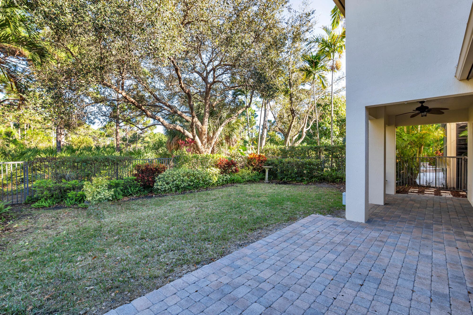 957 Mill Creek Drive, Palm Beach Gardens, FL 33410 — photo 33 of 48