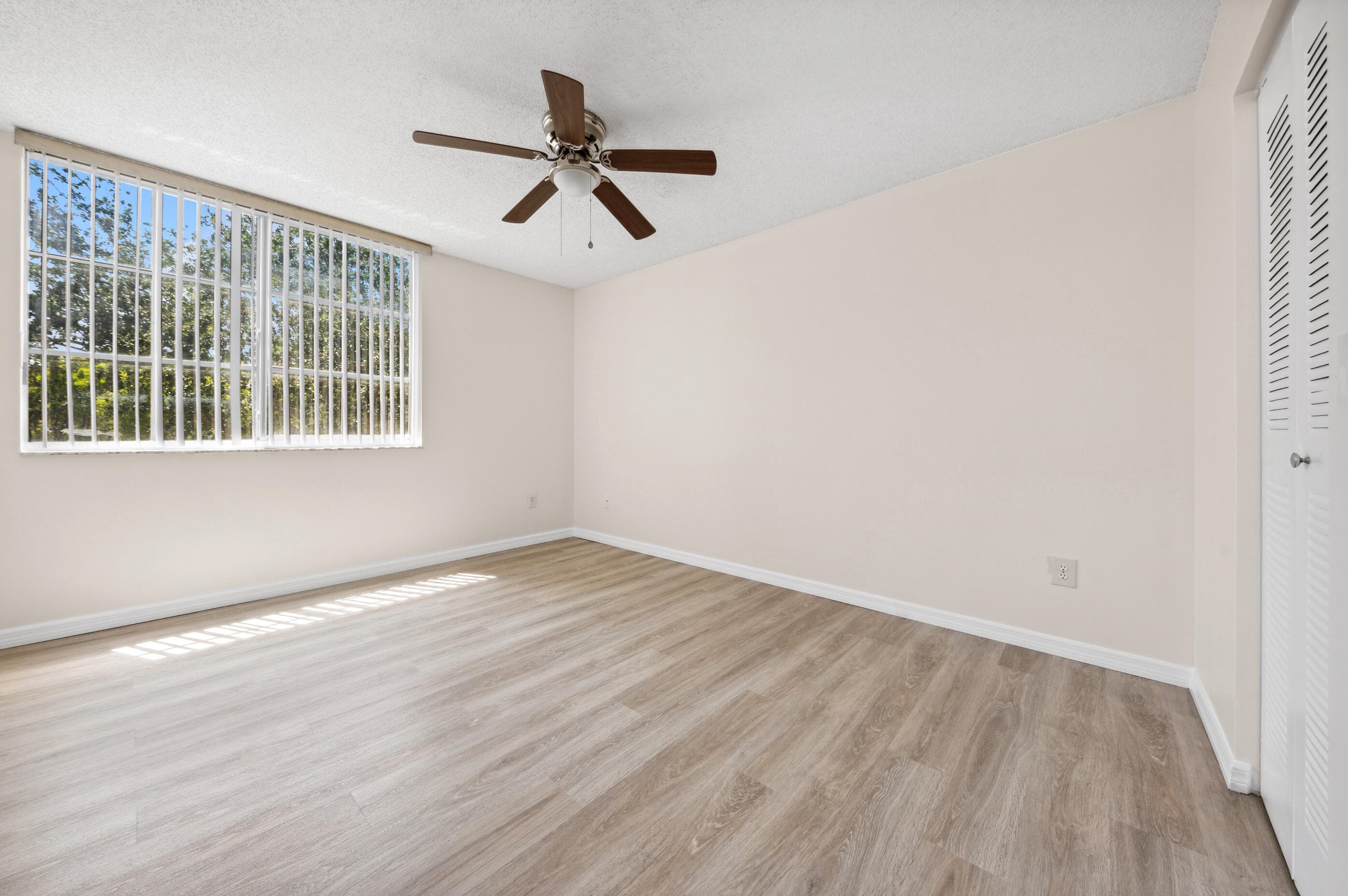 117 Yacht Club Way 205, Hypoluxo, FL 33462 — photo 6 of 29