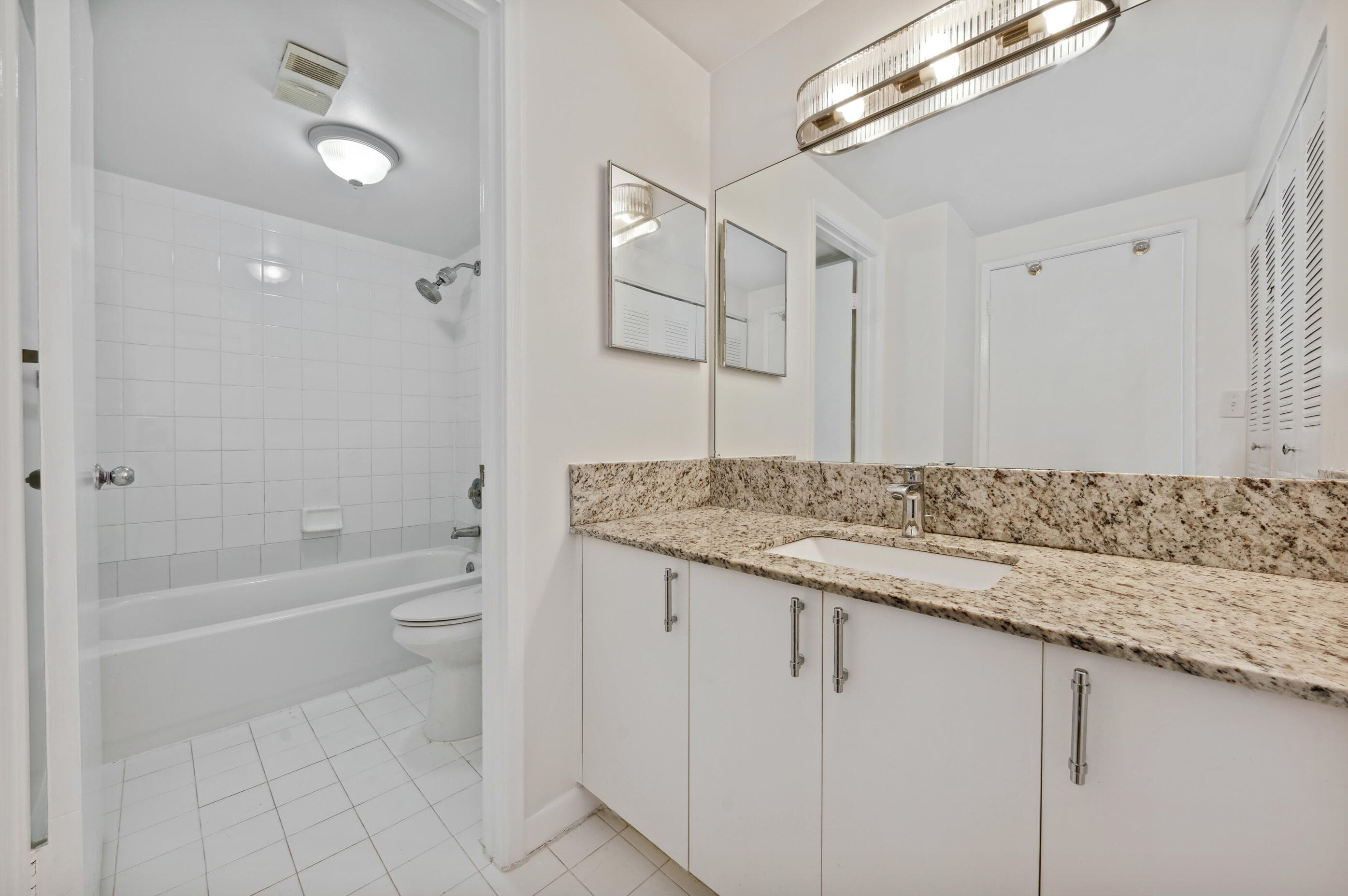 117 Yacht Club Way 205, Hypoluxo, FL 33462 — photo 8 of 29