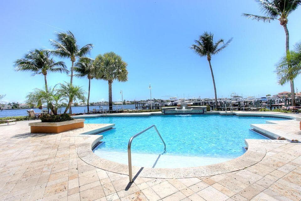 117 Yacht Club Way 205, Hypoluxo, FL 33462 — photo 14 of 29