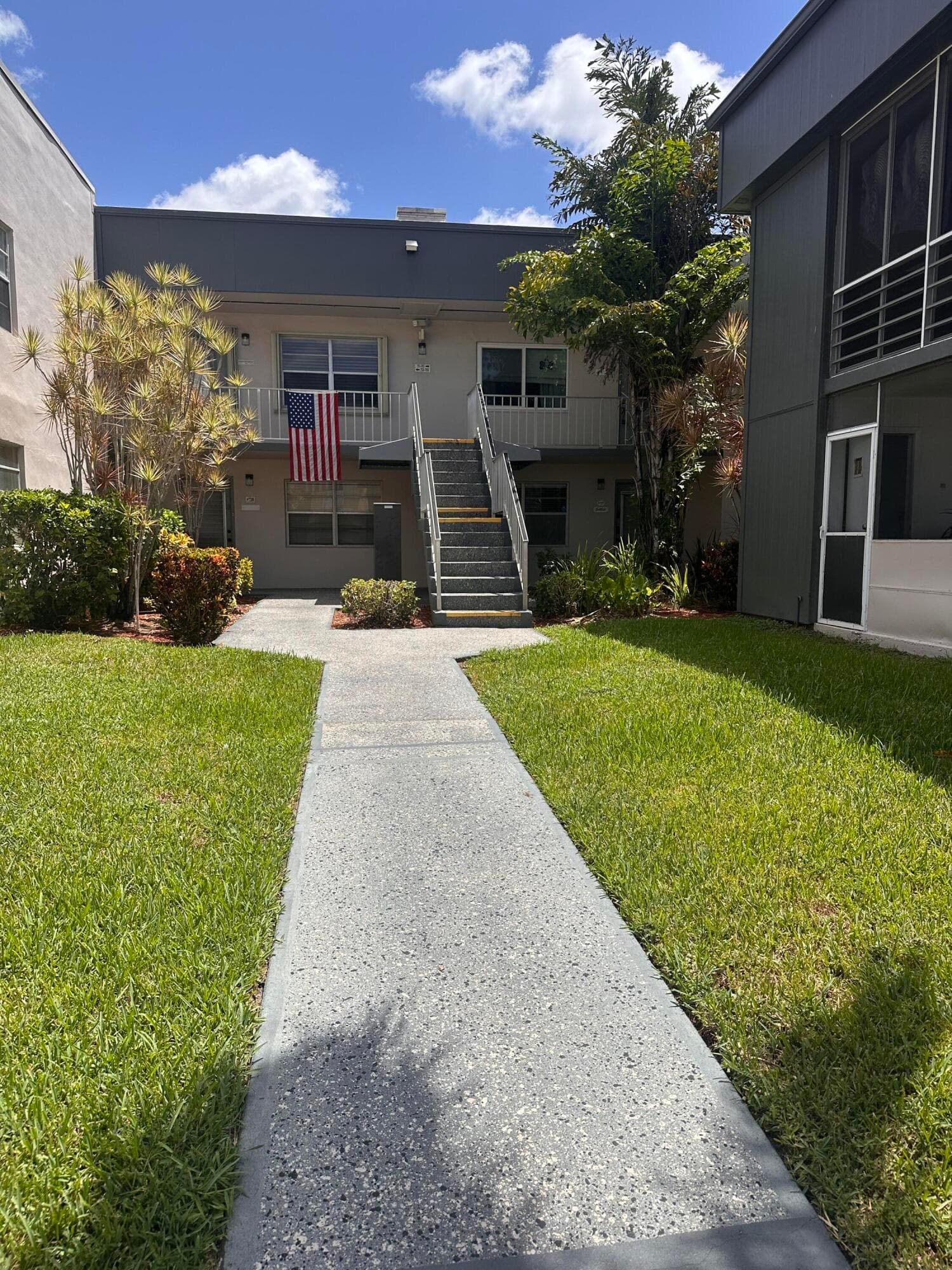 750 Burgundy P, Delray Beach, FL 33484 — photo 4 of 40