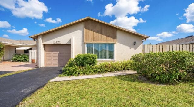 5871 Mirror Lakes Boulevard, Boynton Beach, FL 33472 — photo 1 of 28