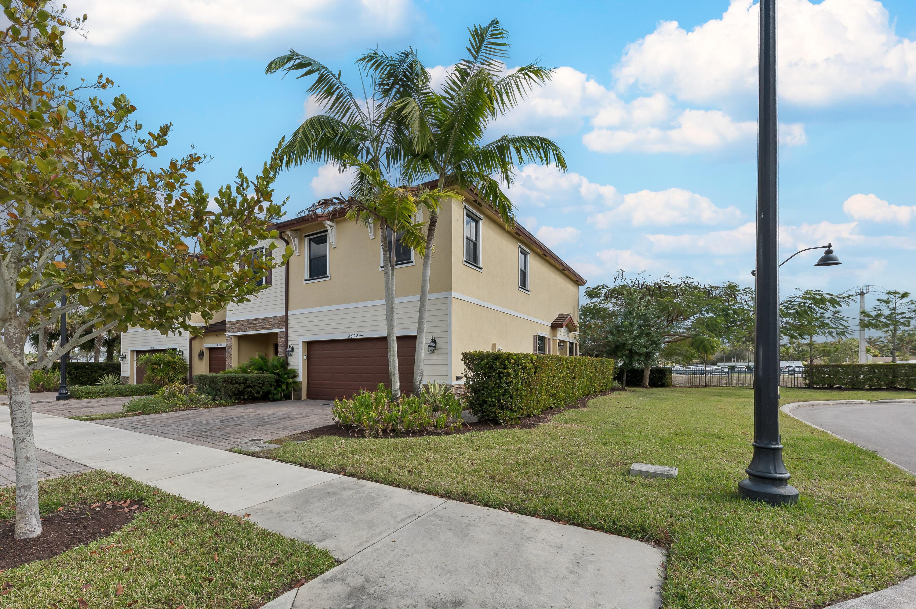 4622 Belgian Lane, Davie, FL 33314 — photo 2 of 35