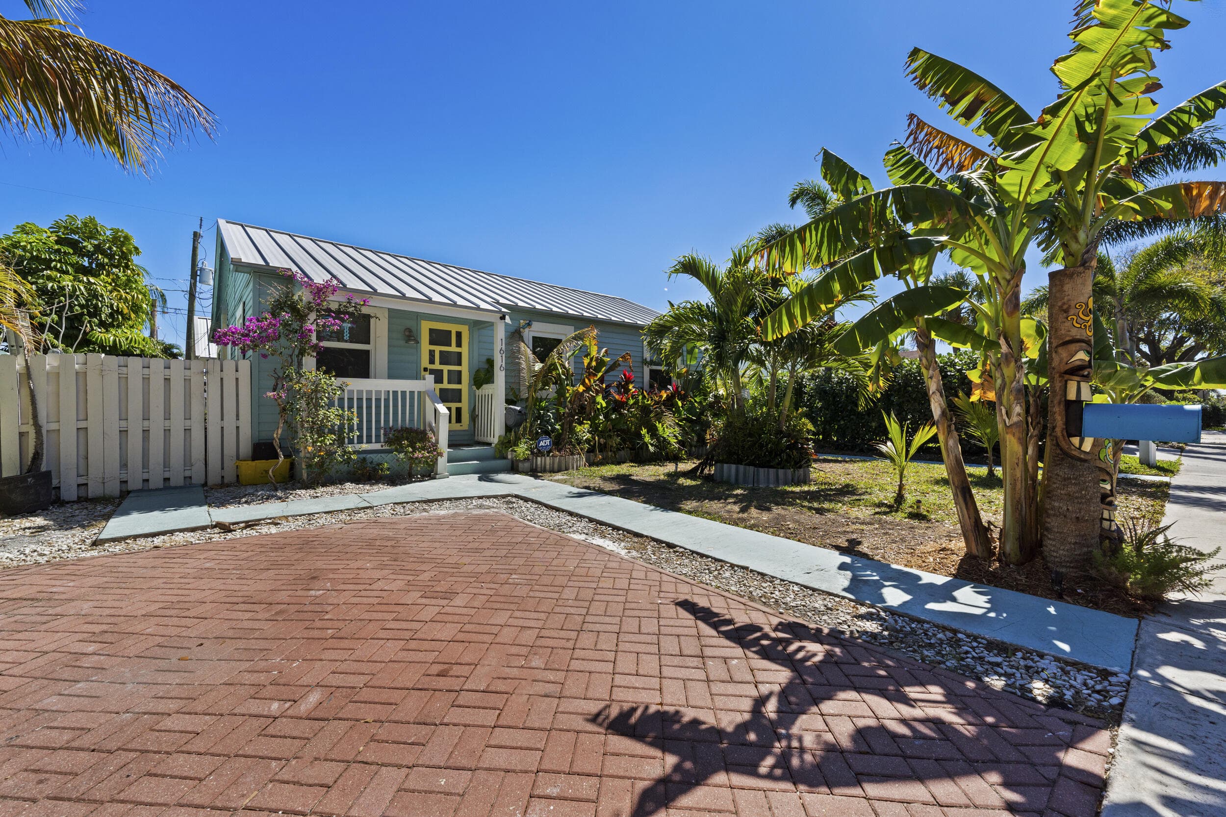1616 N N Street N, Lake Worth Beach, FL 33460 — photo 3 of 35