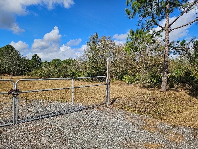 570 S Palomino Street, Clewiston, FL 33440 — photo 1 of 4