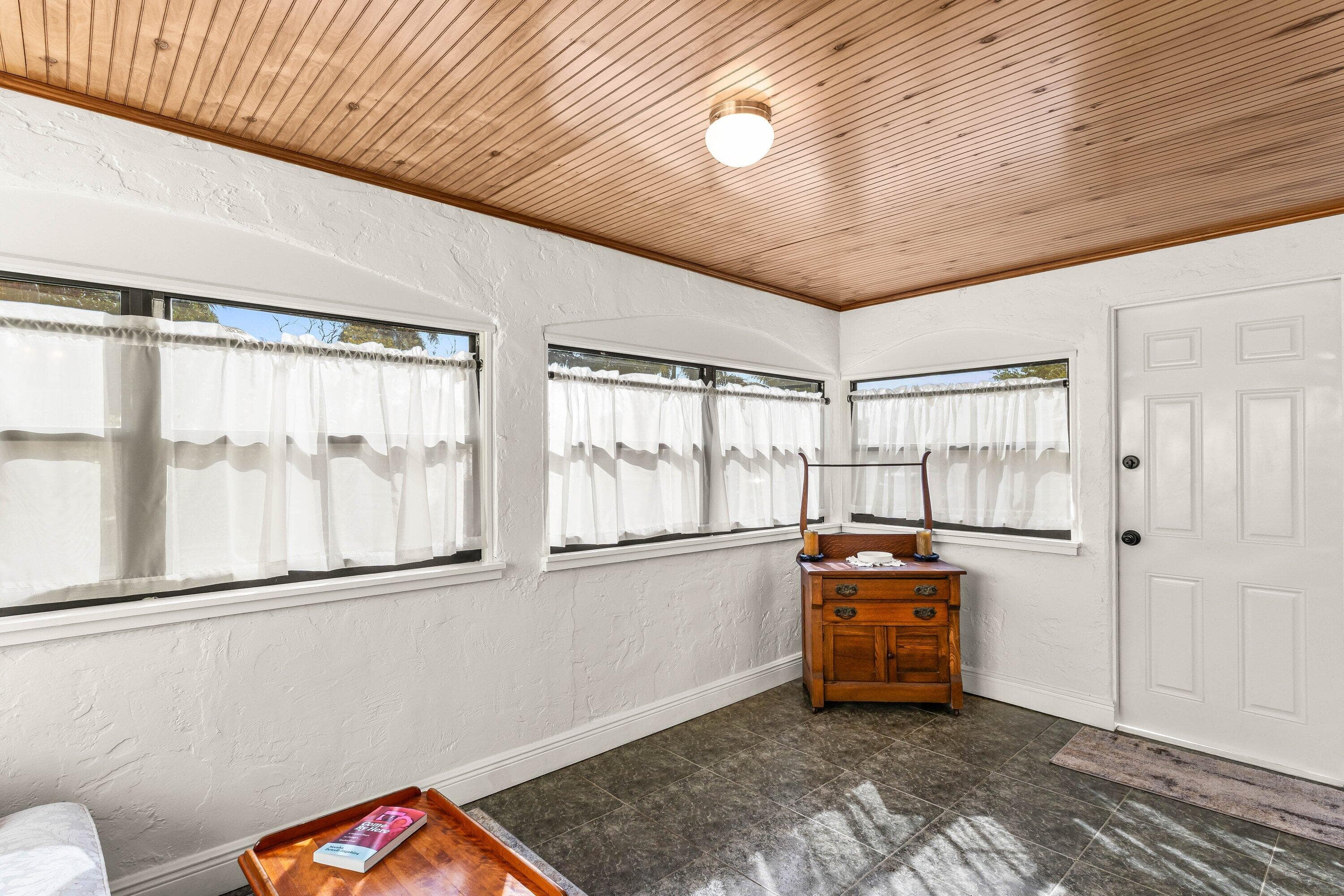 921 S M Street, Lake Worth Beach, FL 33460 — photo 5 of 63