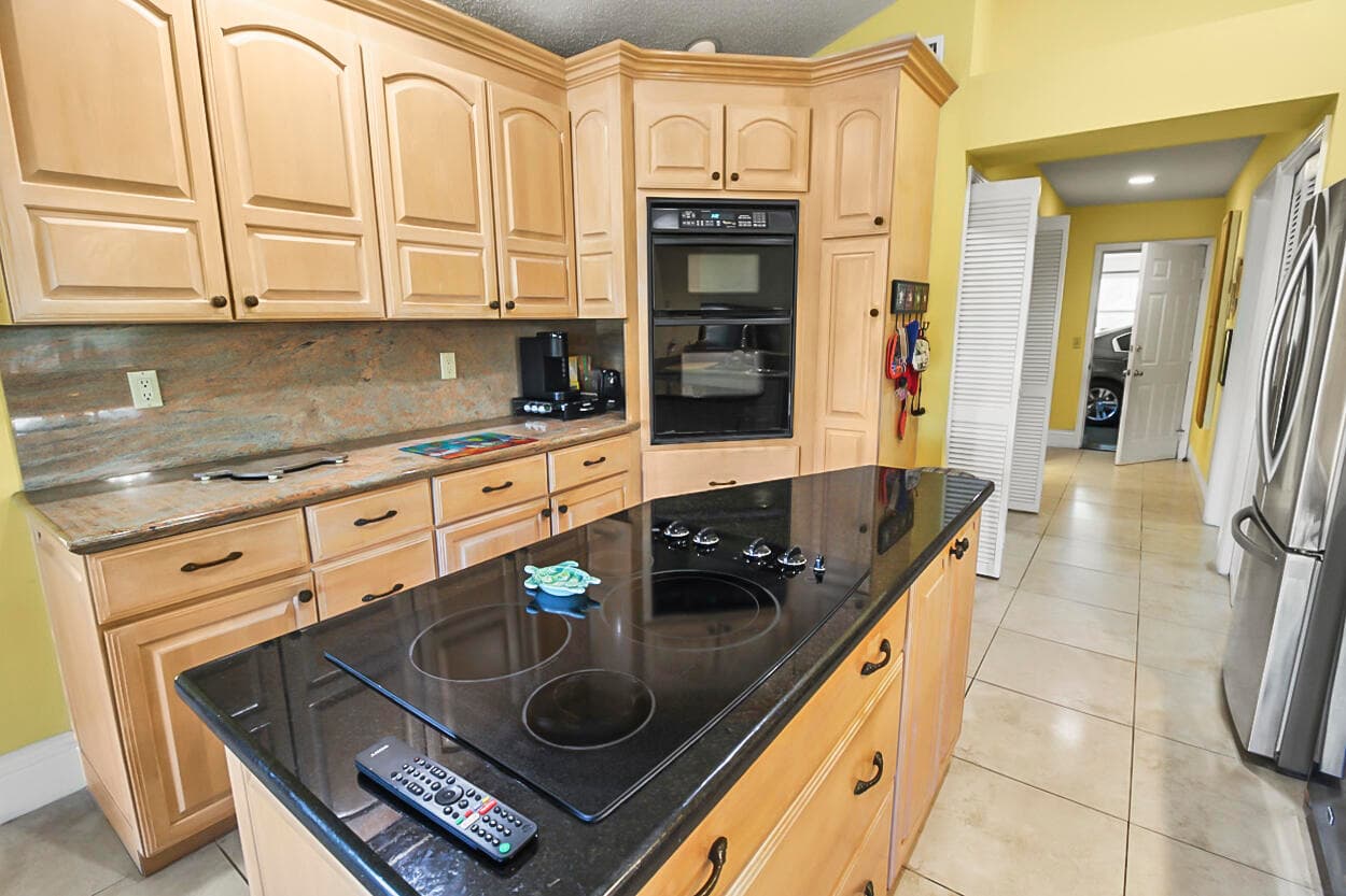 10691 SE Jupiter Narrows Drive, Hobe Sound, FL 33455 — photo 11 of 53