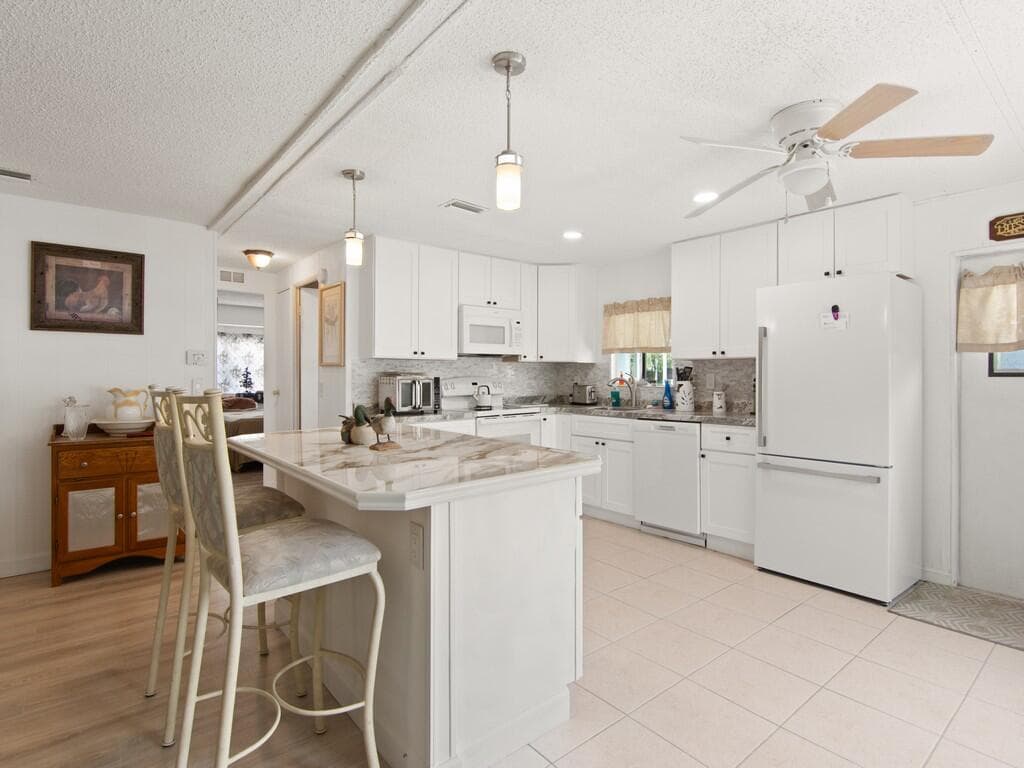 8 Brisa Lane, Port St. Lucie, FL 34952 — photo 4 of 31