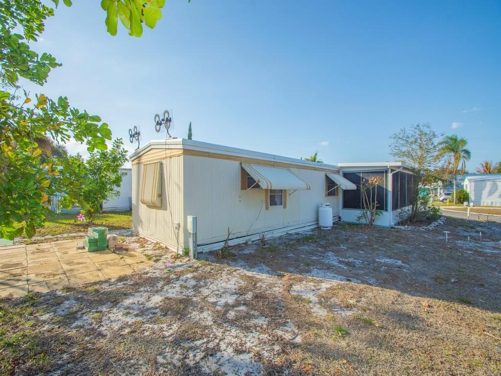 335 NE Tropicalia Lane, Jensen Beach, FL 34957 — photo 33 of 34