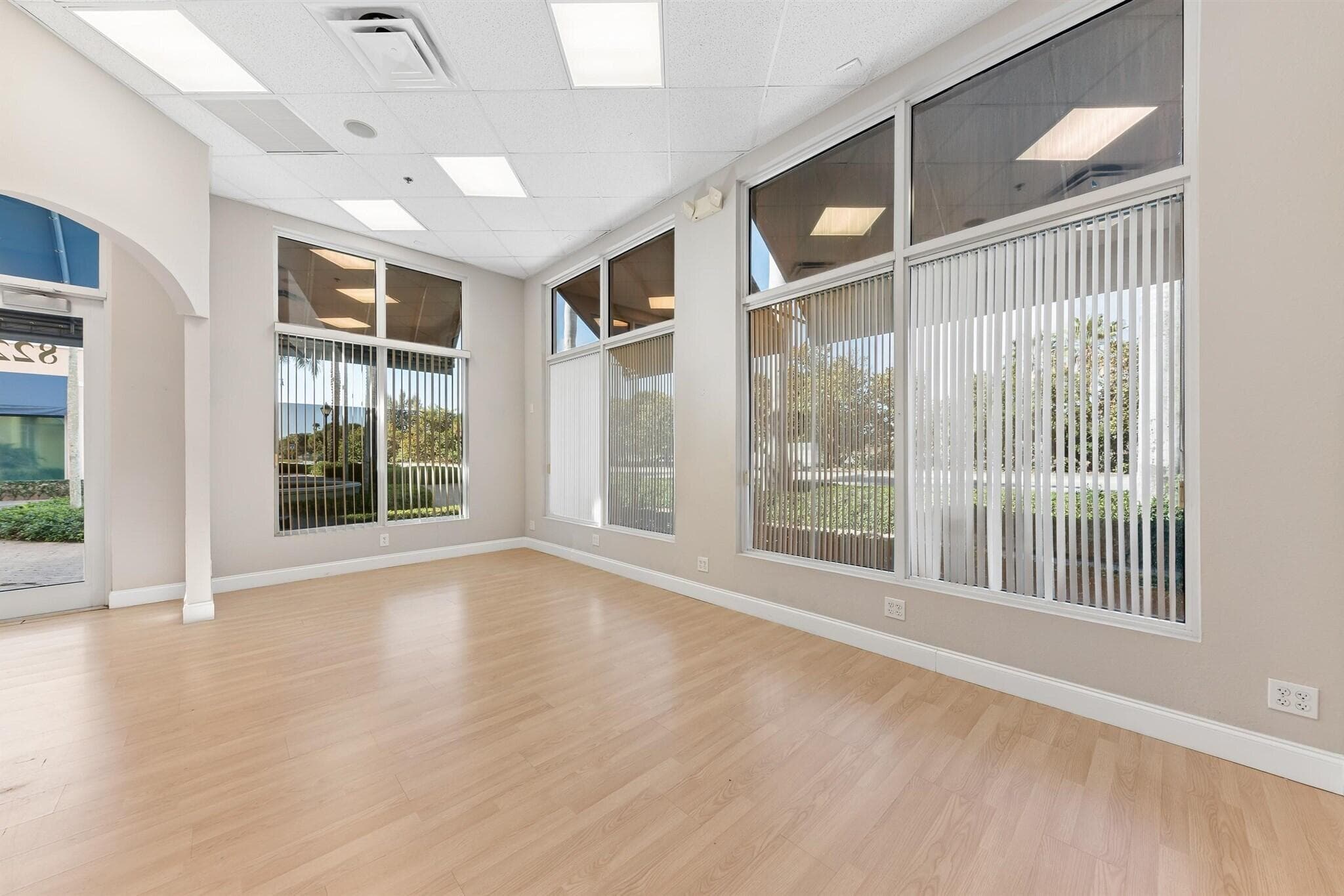 826 N Dixie Highway 11-15, Lantana, FL 33462 — photo 3 of 21