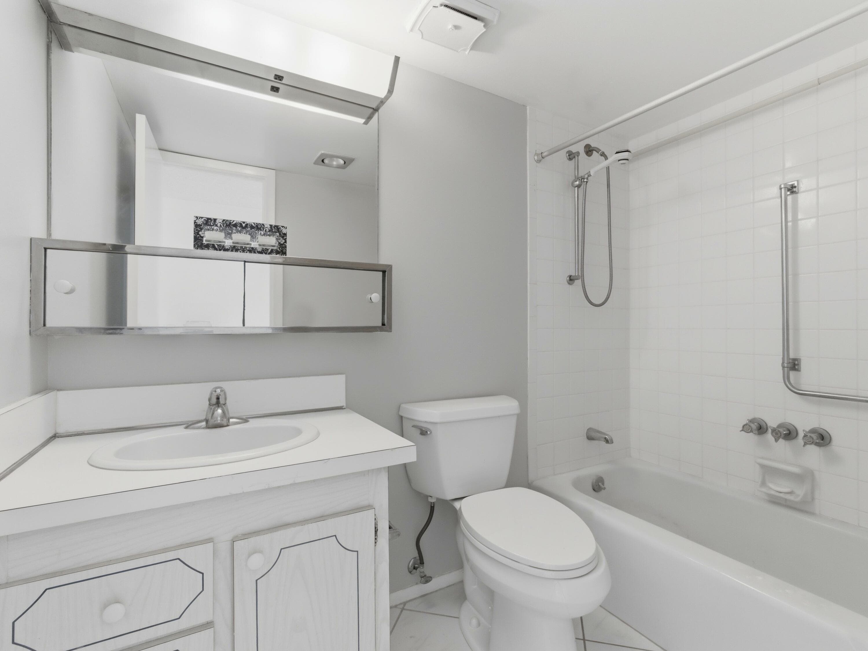 2580 Boundbrook Boulevard 202, Palm Springs, FL 33406 — photo 15 of 37