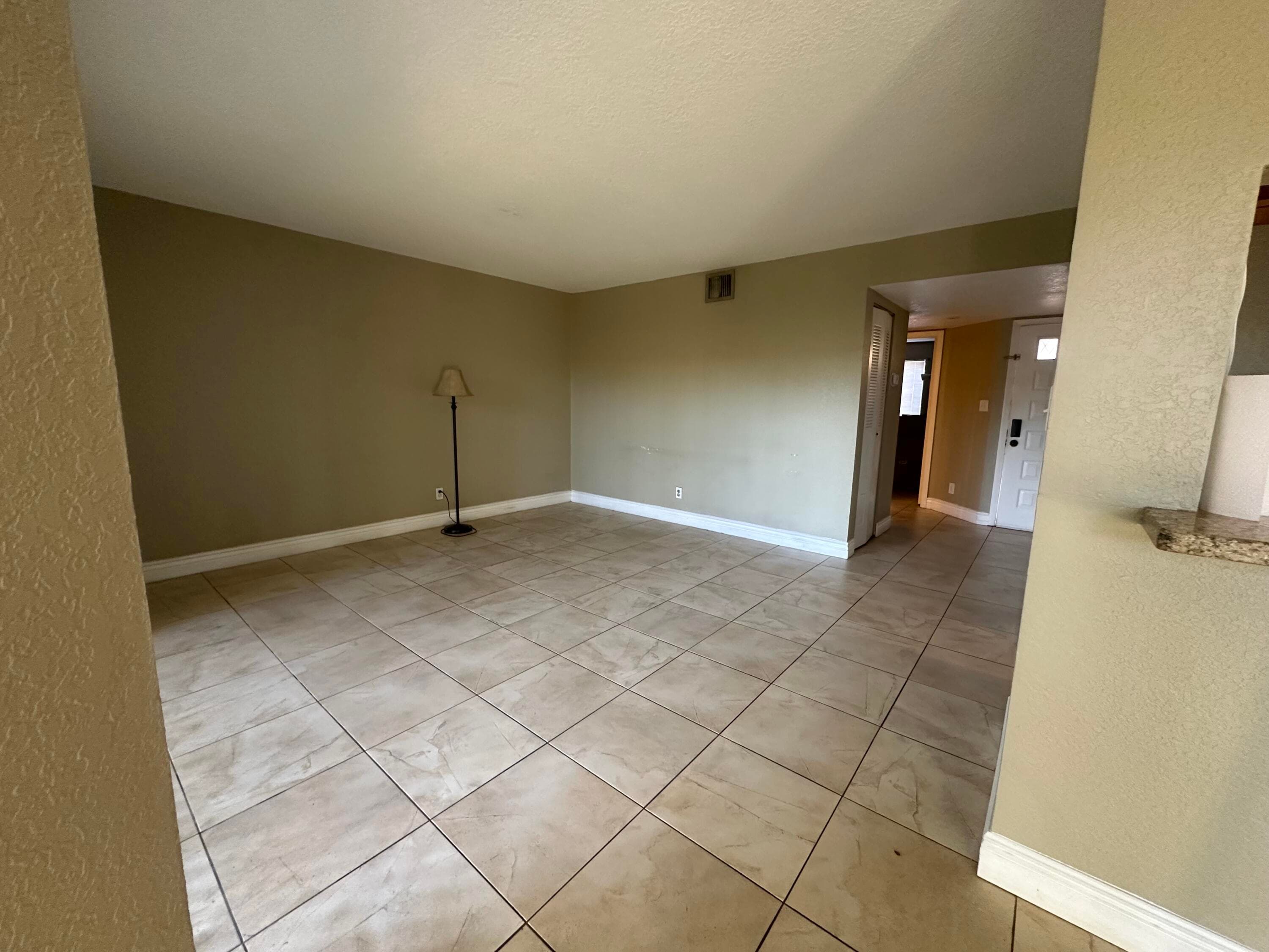 941 Coral Club Drive 941, Coral Springs, FL 33071 — photo 2 of 10