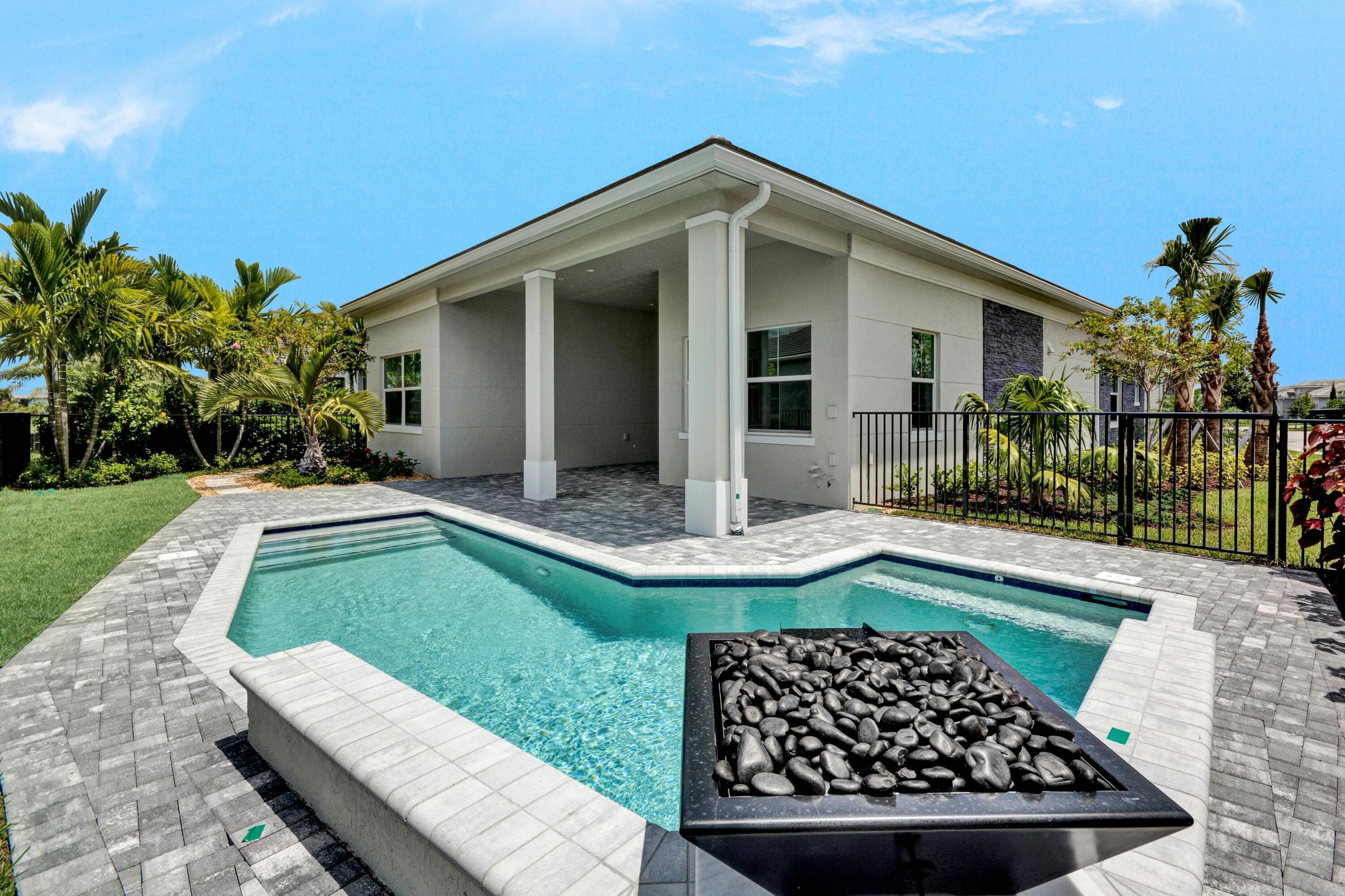 10005 Driftwood Way, Palm Beach Gardens, FL 33412 — photo 1 of 47