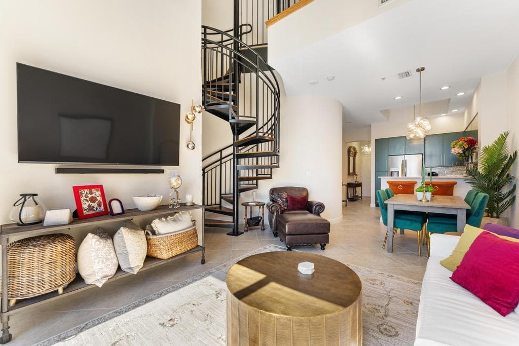 801 S Olive Avenue 413, West Palm Beach, FL 33401 — photo 18 of 43
